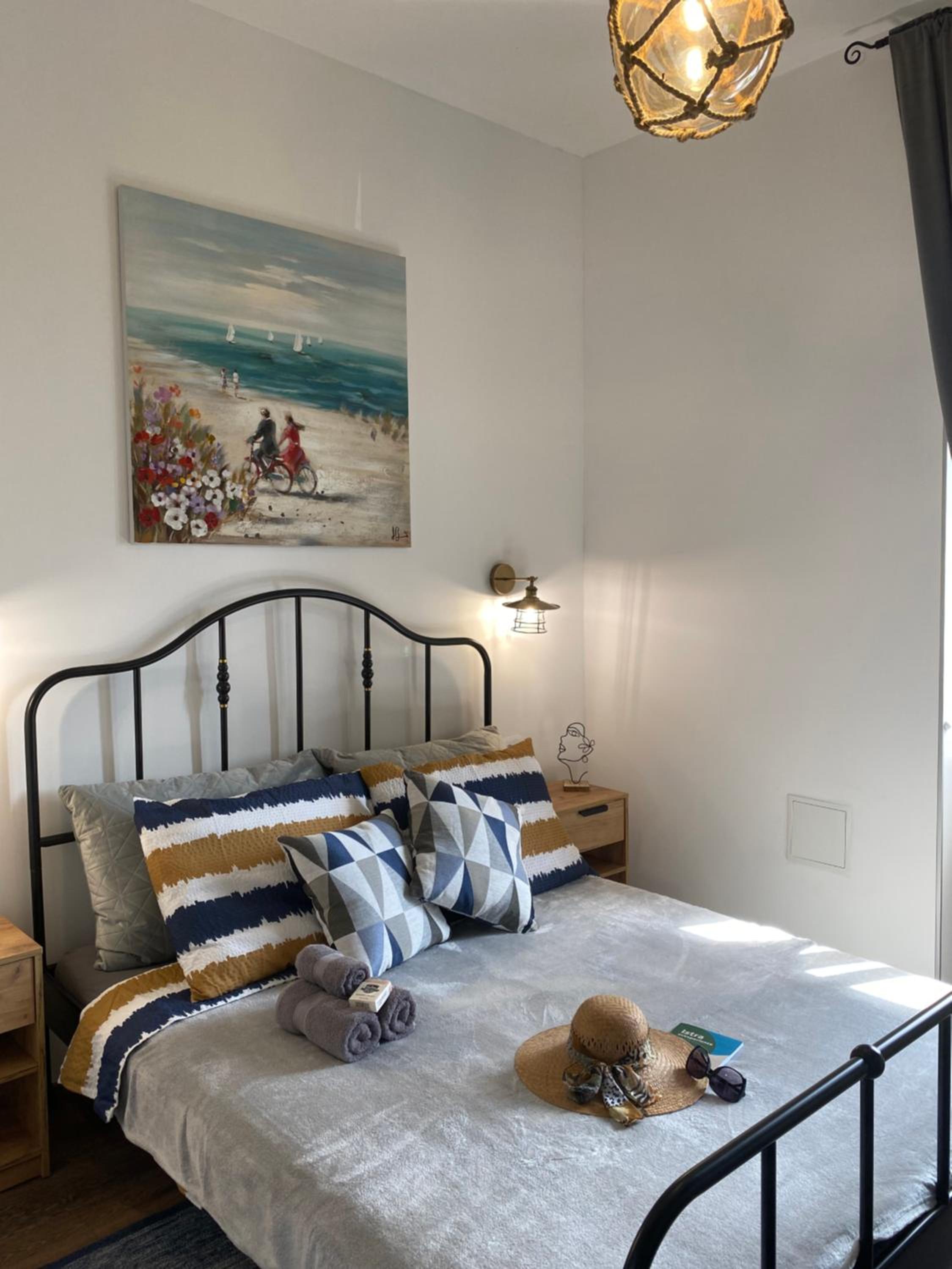 One-Bedroom Apartment - Photo 4