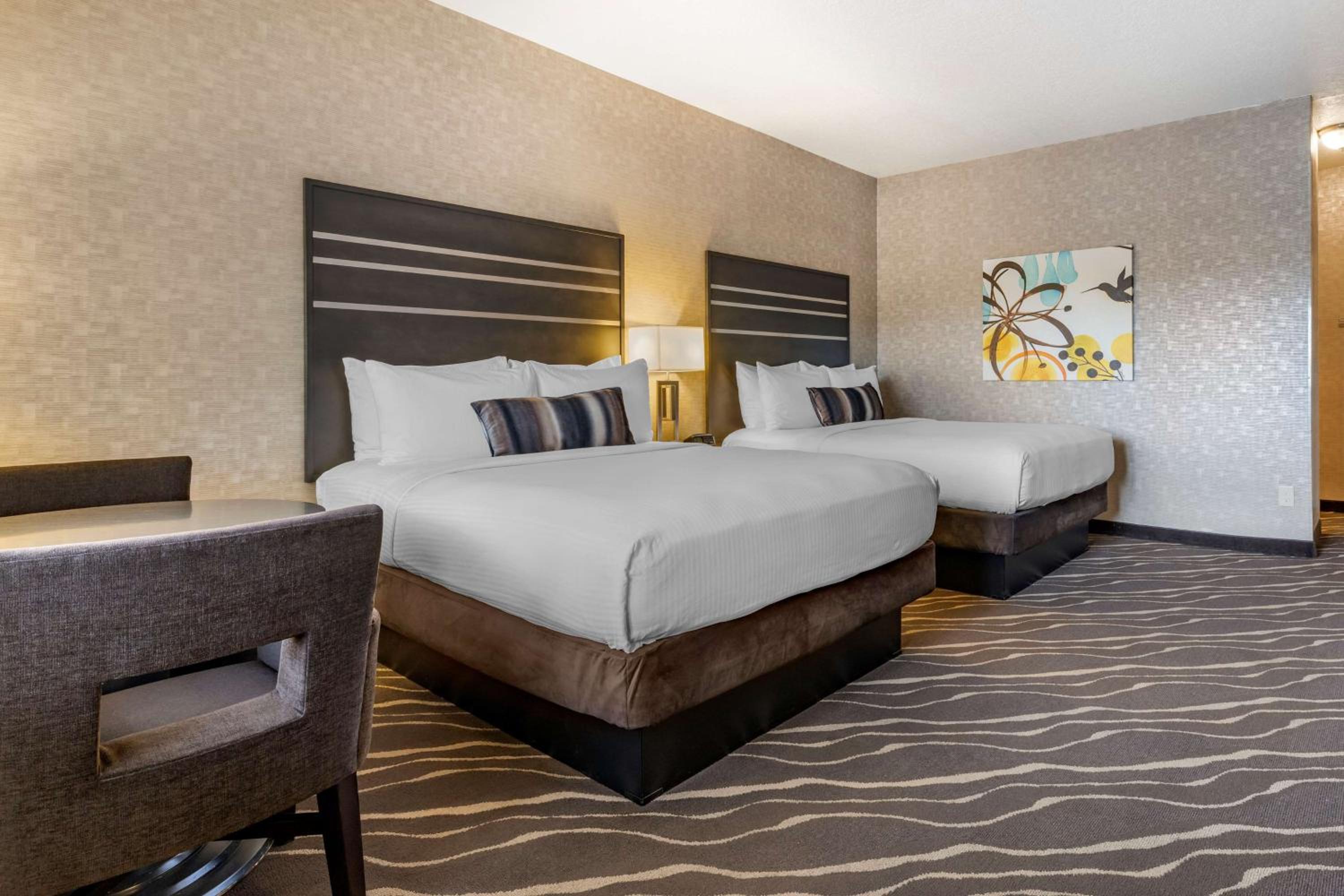 Queen Room with Two Queen Beds - Non-Smoking - Photo 1