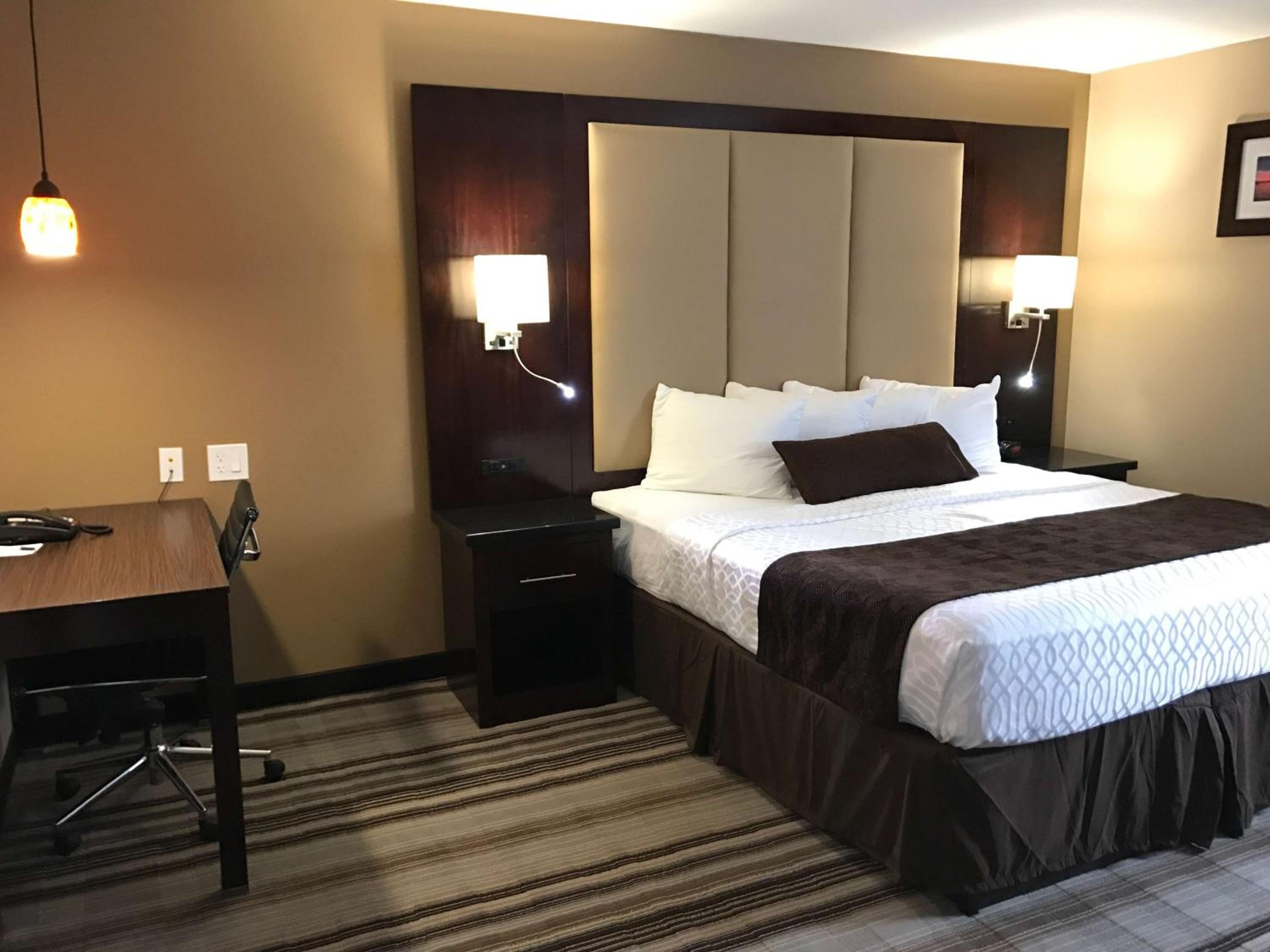 King Room with Kitchenette - Non-Smoking - Photo 1