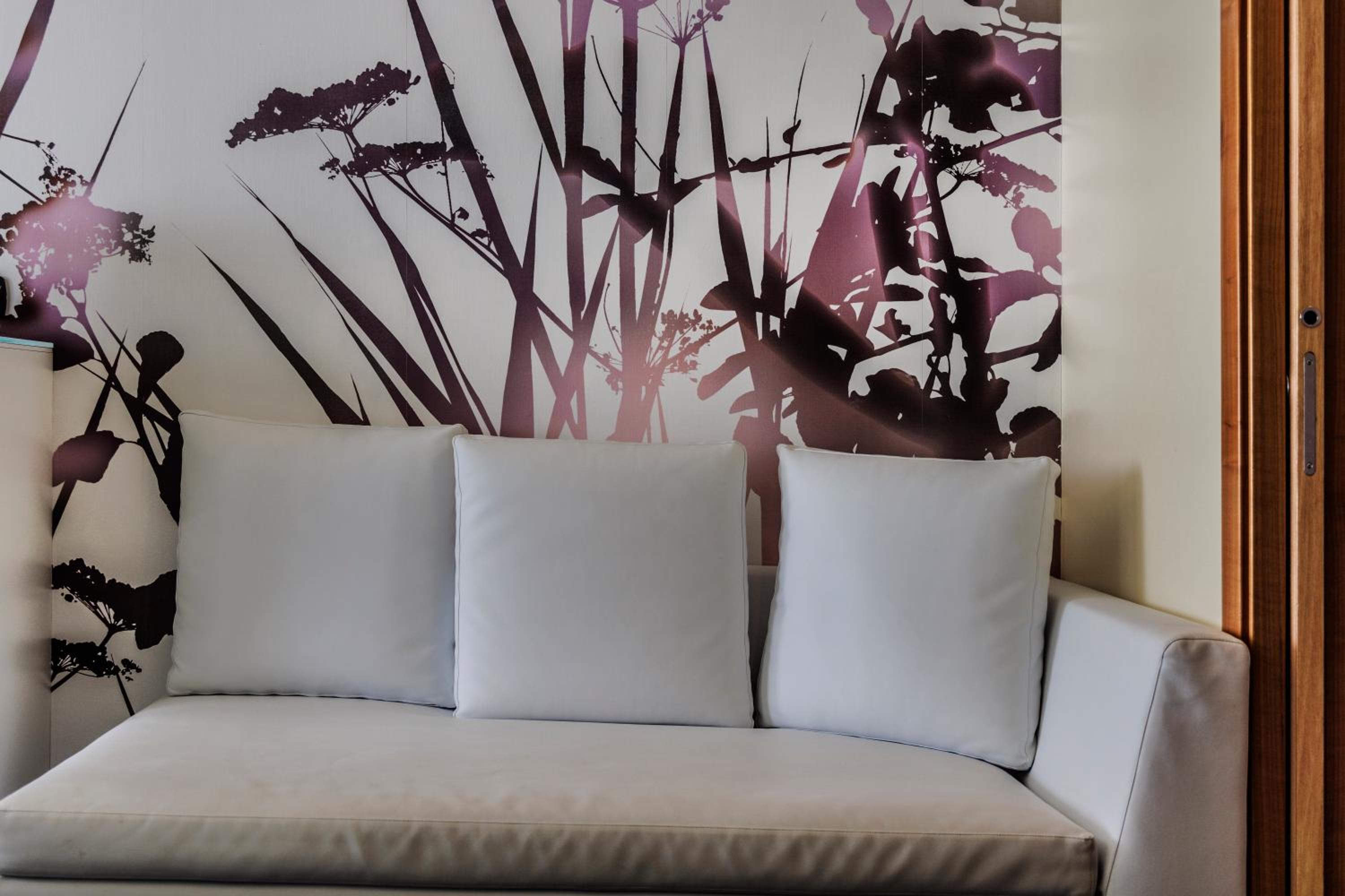 Junior Suite with Lake View photo 2
