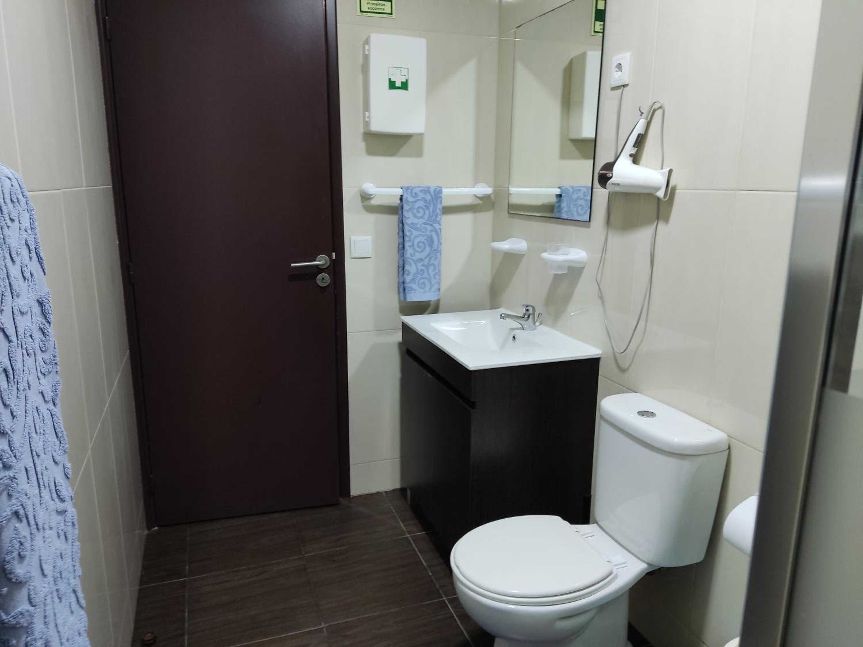 Two-Bedroom House - Photo 18
