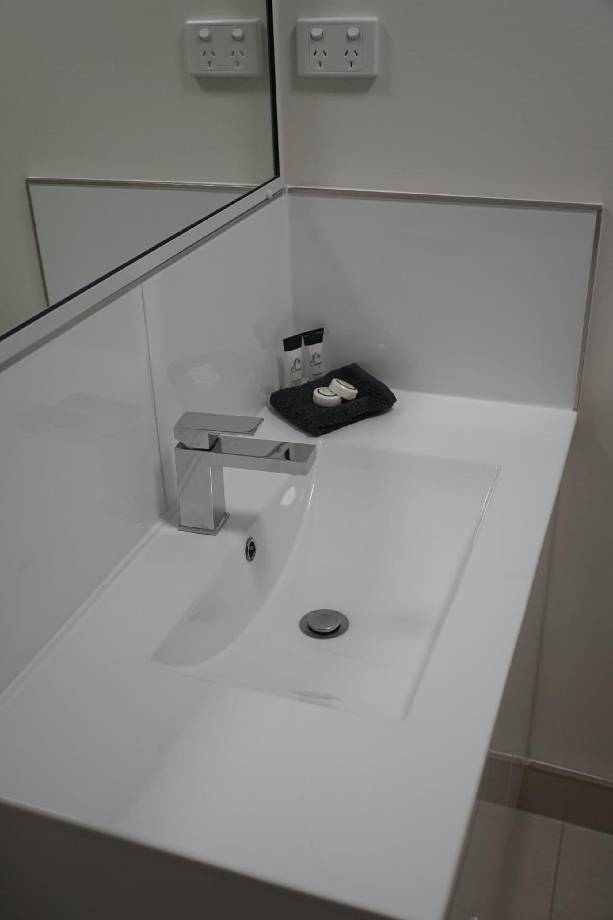 One-Bedroom Apartment with Ocean View - Photo 27