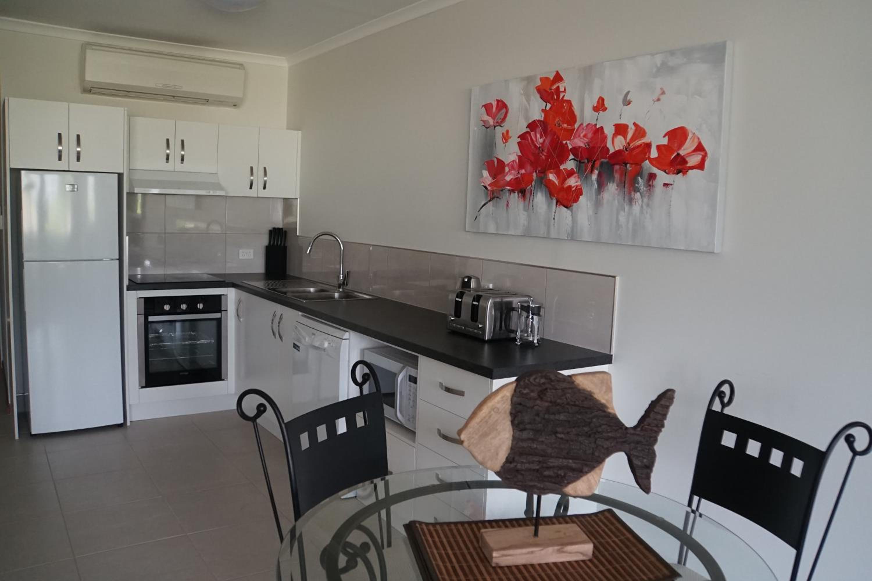 One-Bedroom Apartment with Ocean View - Photo 32