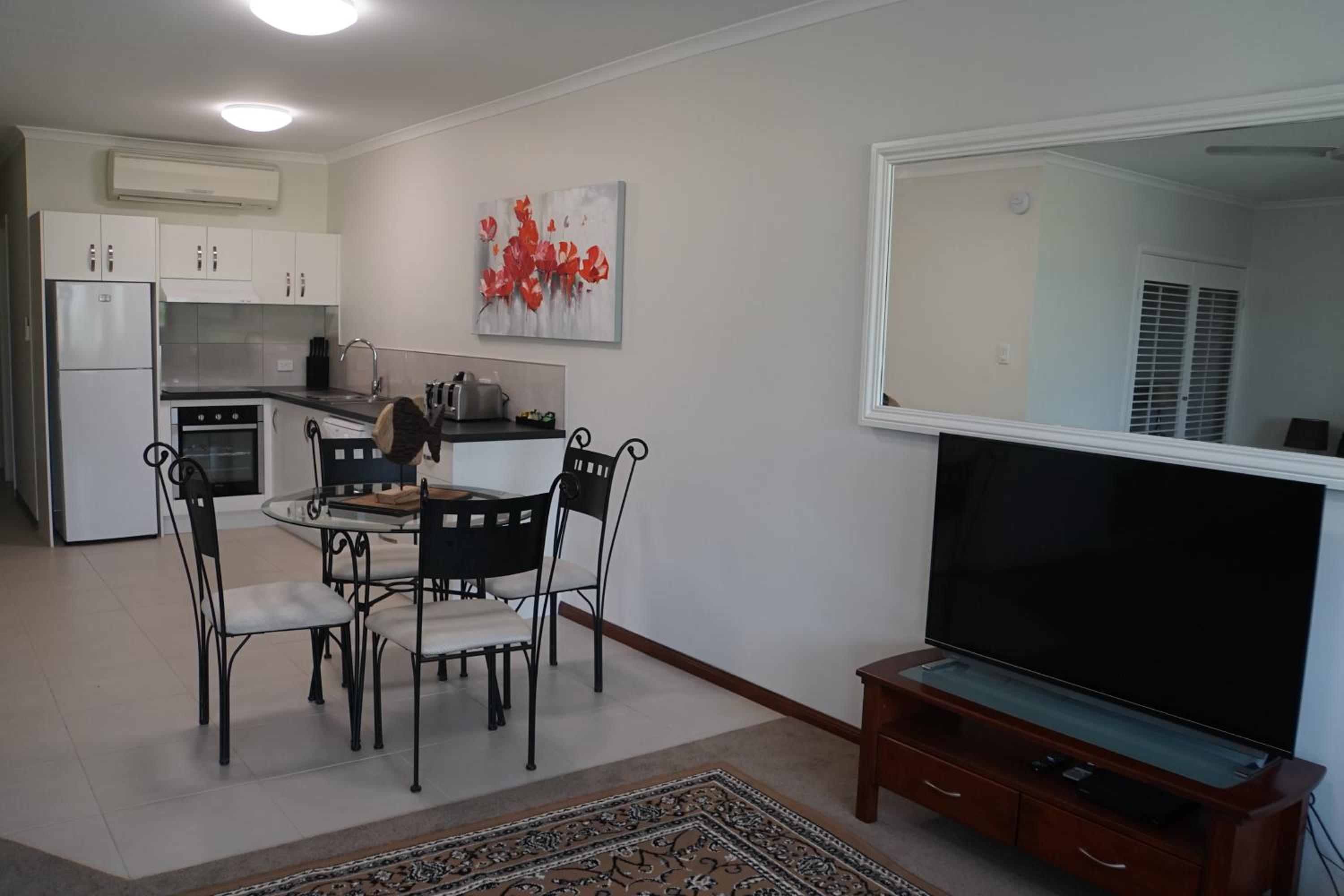 One-Bedroom Apartment with Ocean View - Photo 20