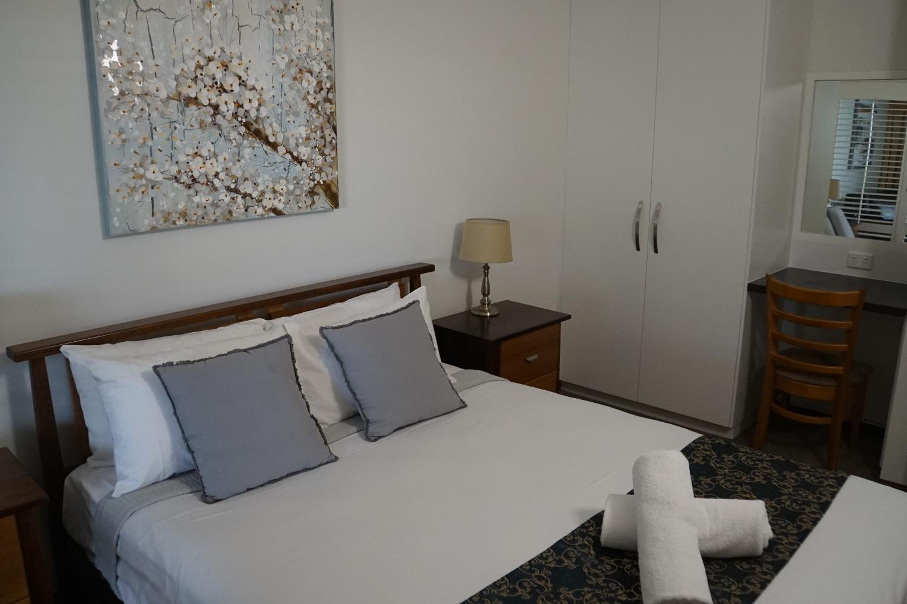 One-Bedroom Apartment with Ocean View - Photo 31