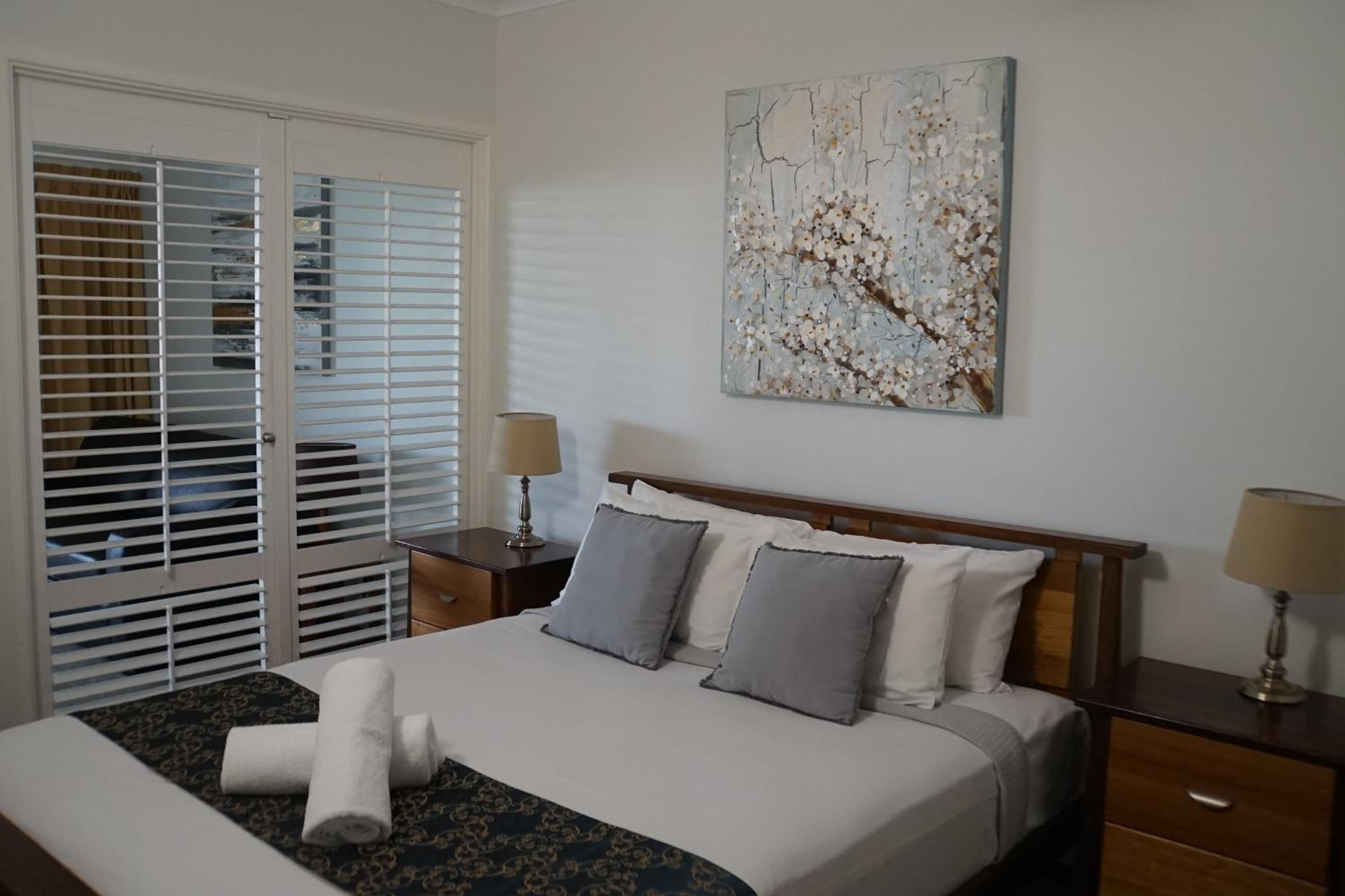 One-Bedroom Apartment with Ocean View - Photo 1