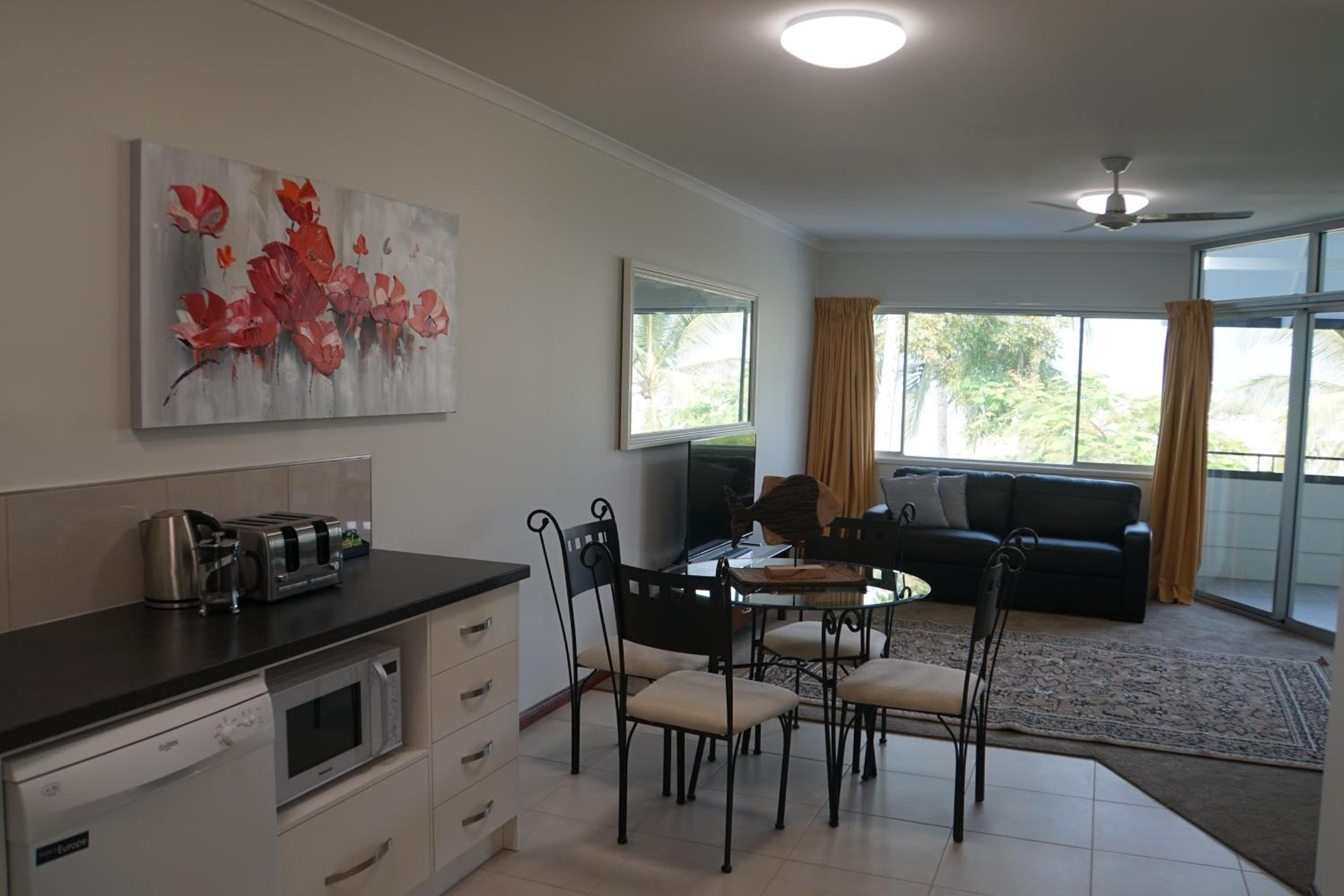 One-Bedroom Apartment with Ocean View - Photo 21