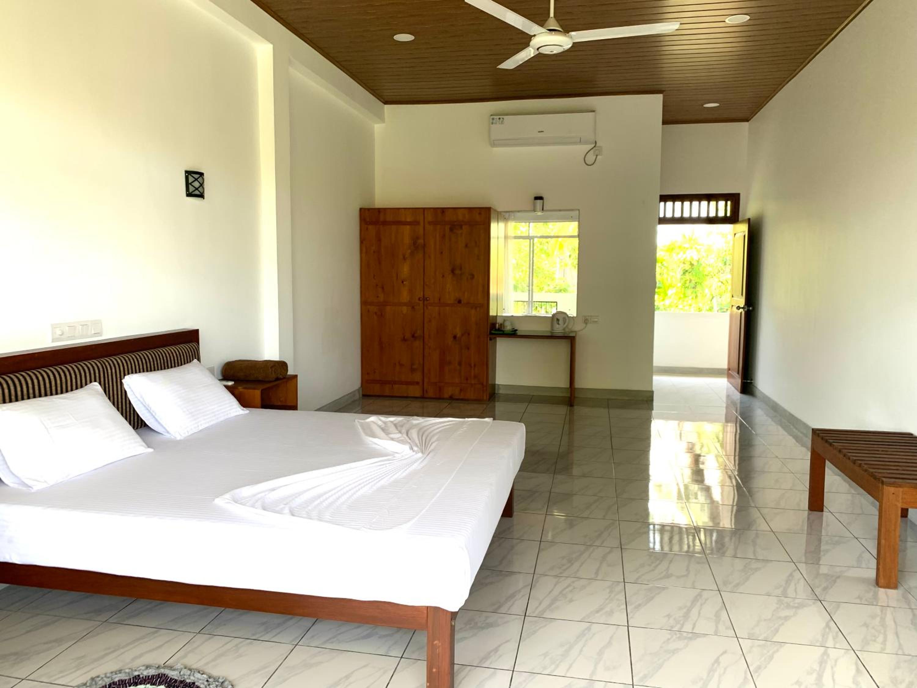 Double Room with Pool View photo 2