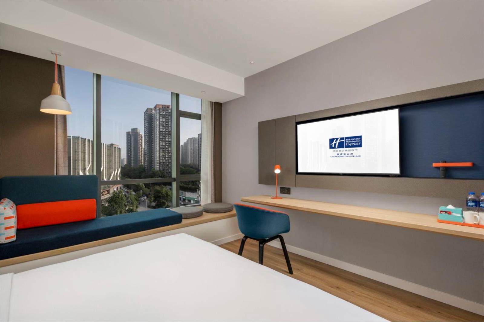 Standard King Room with Extra Floor Space photo 1