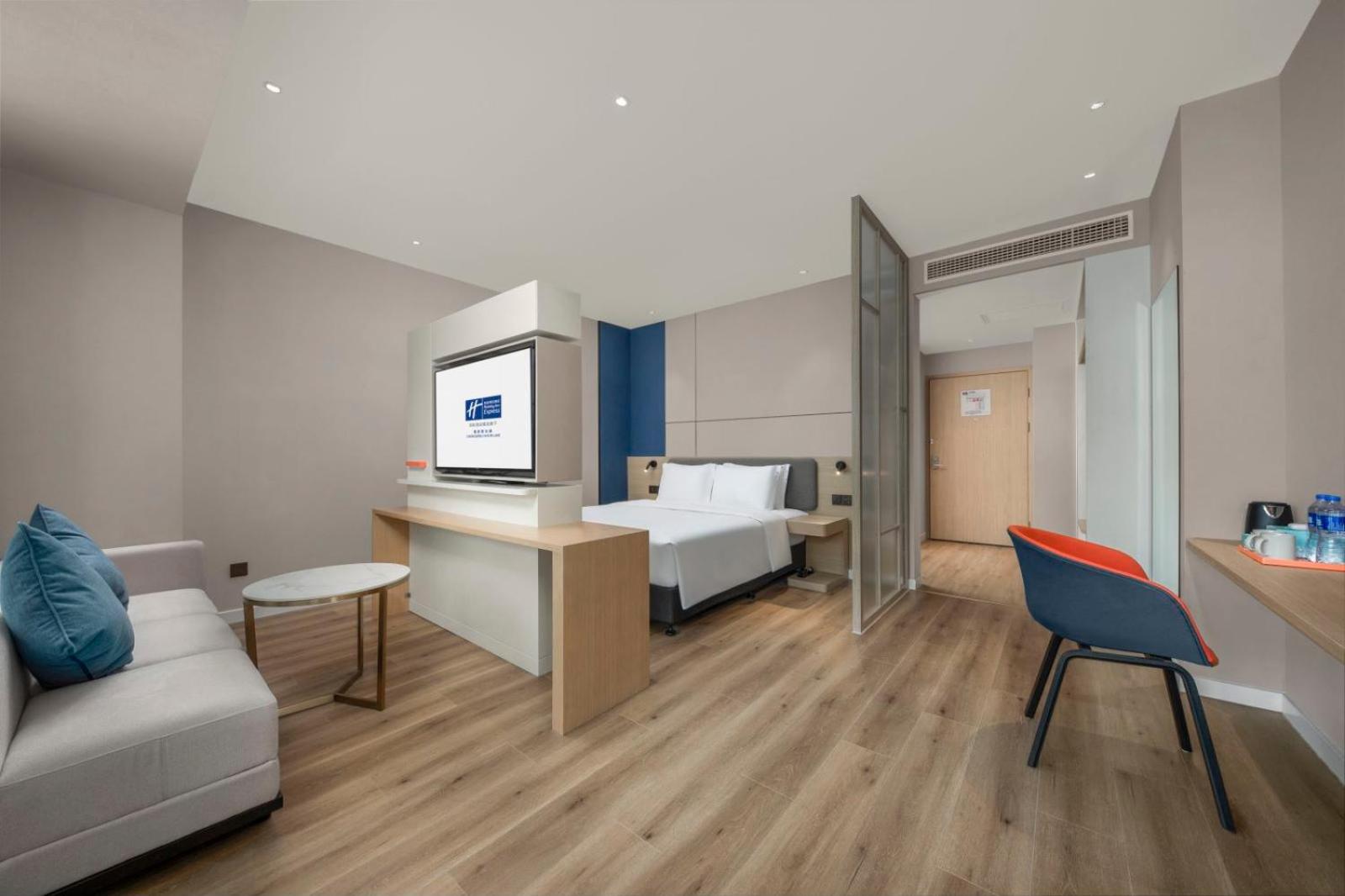 Large Standard Triple Room photo 1