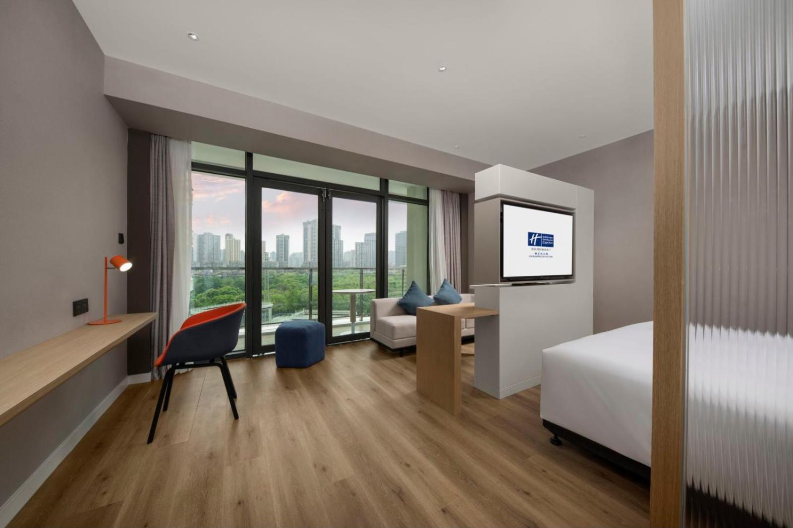 Large Standard Triple Room photo 2