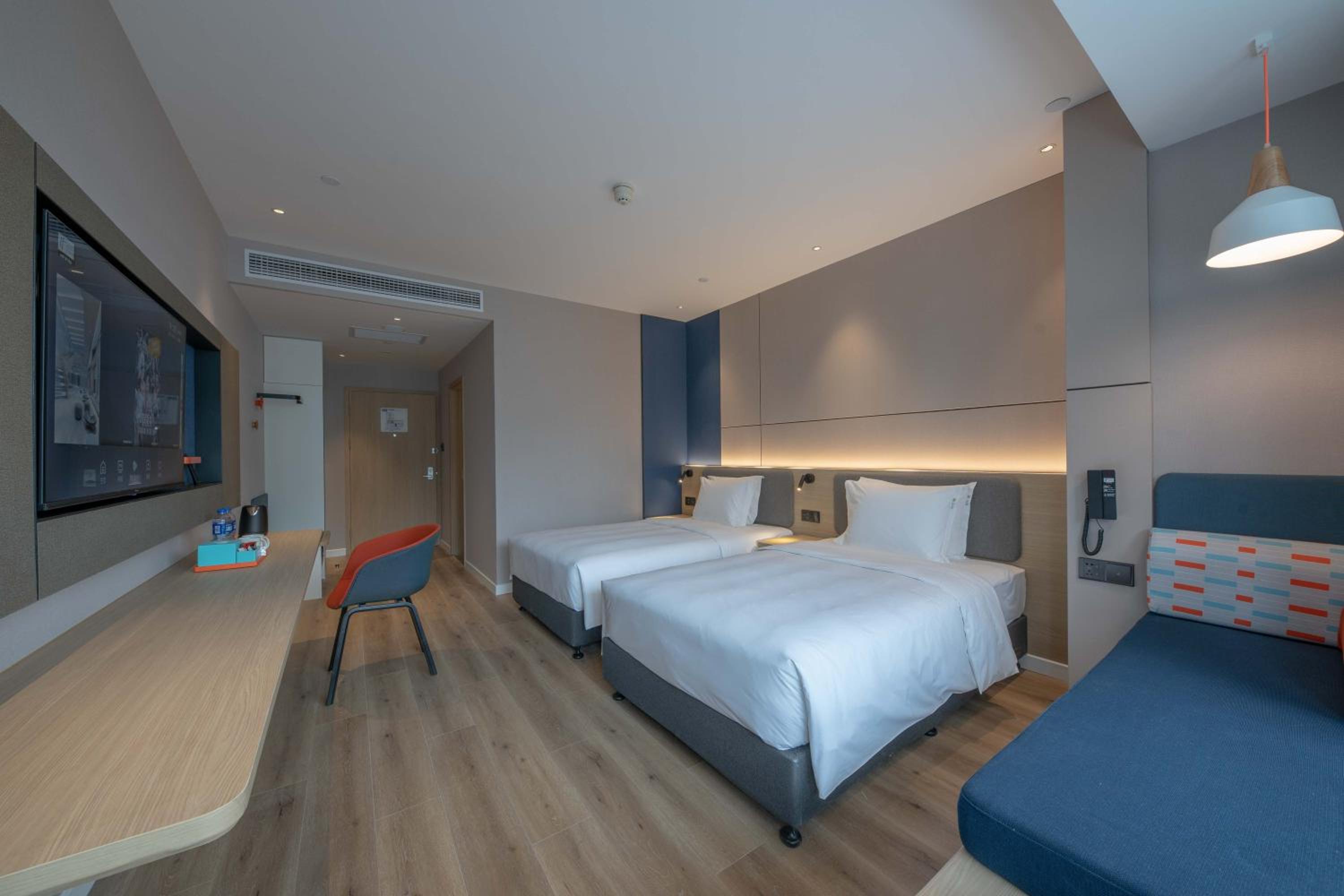 Standard Twin Room - Photo 7