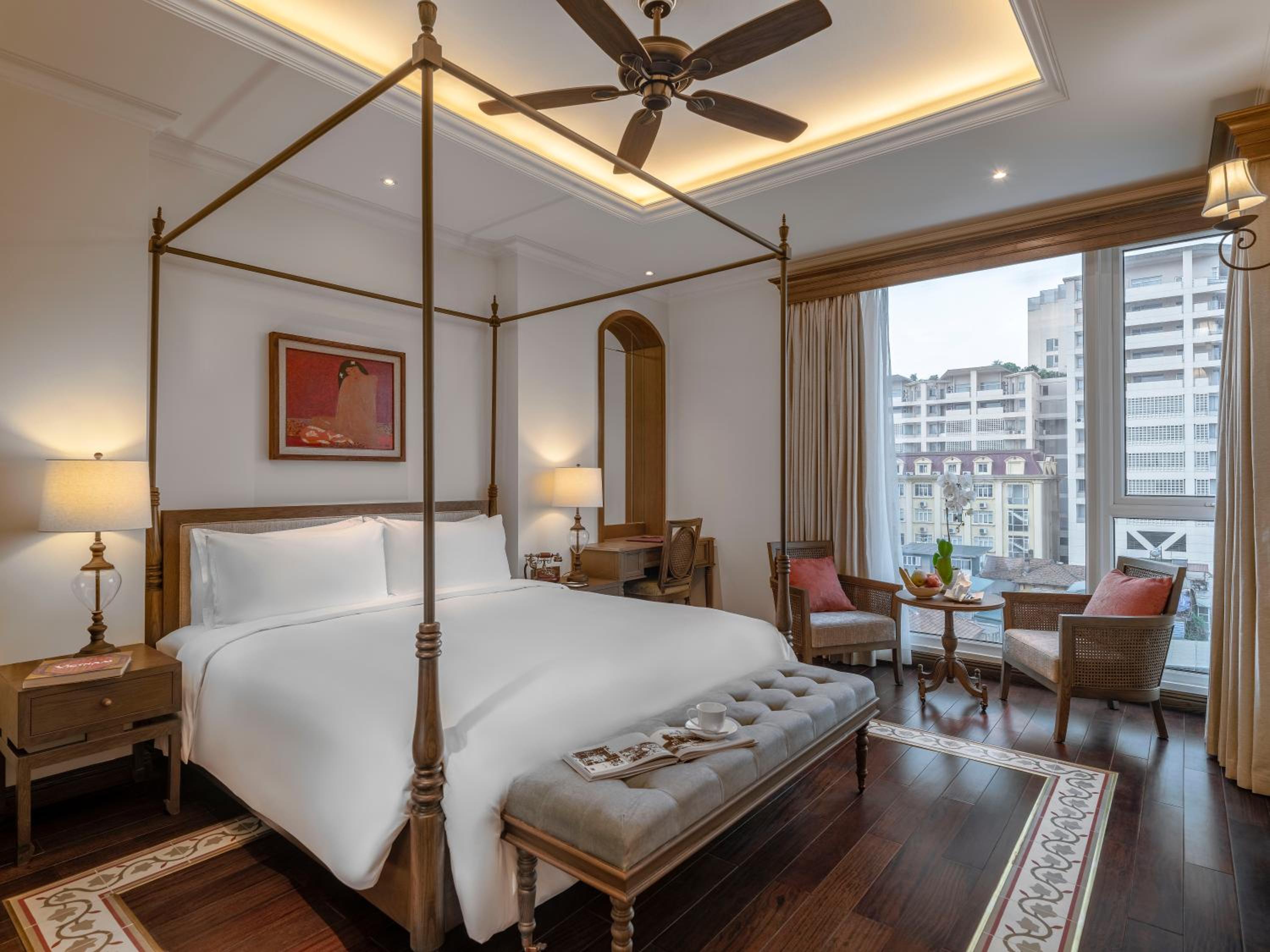 Deluxe City View Room thumbnail 6
