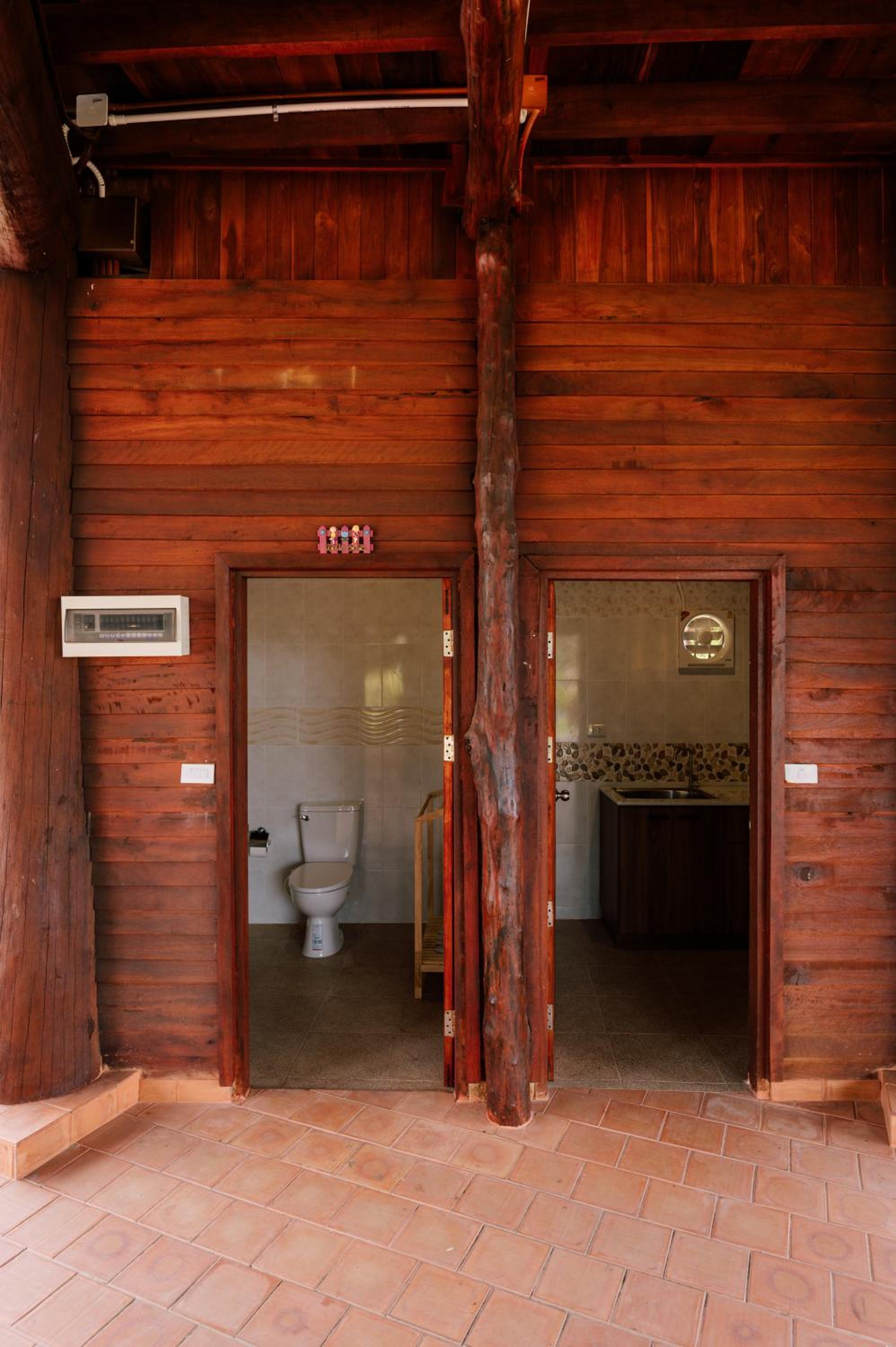 Villa with Private Pool - Photo 11