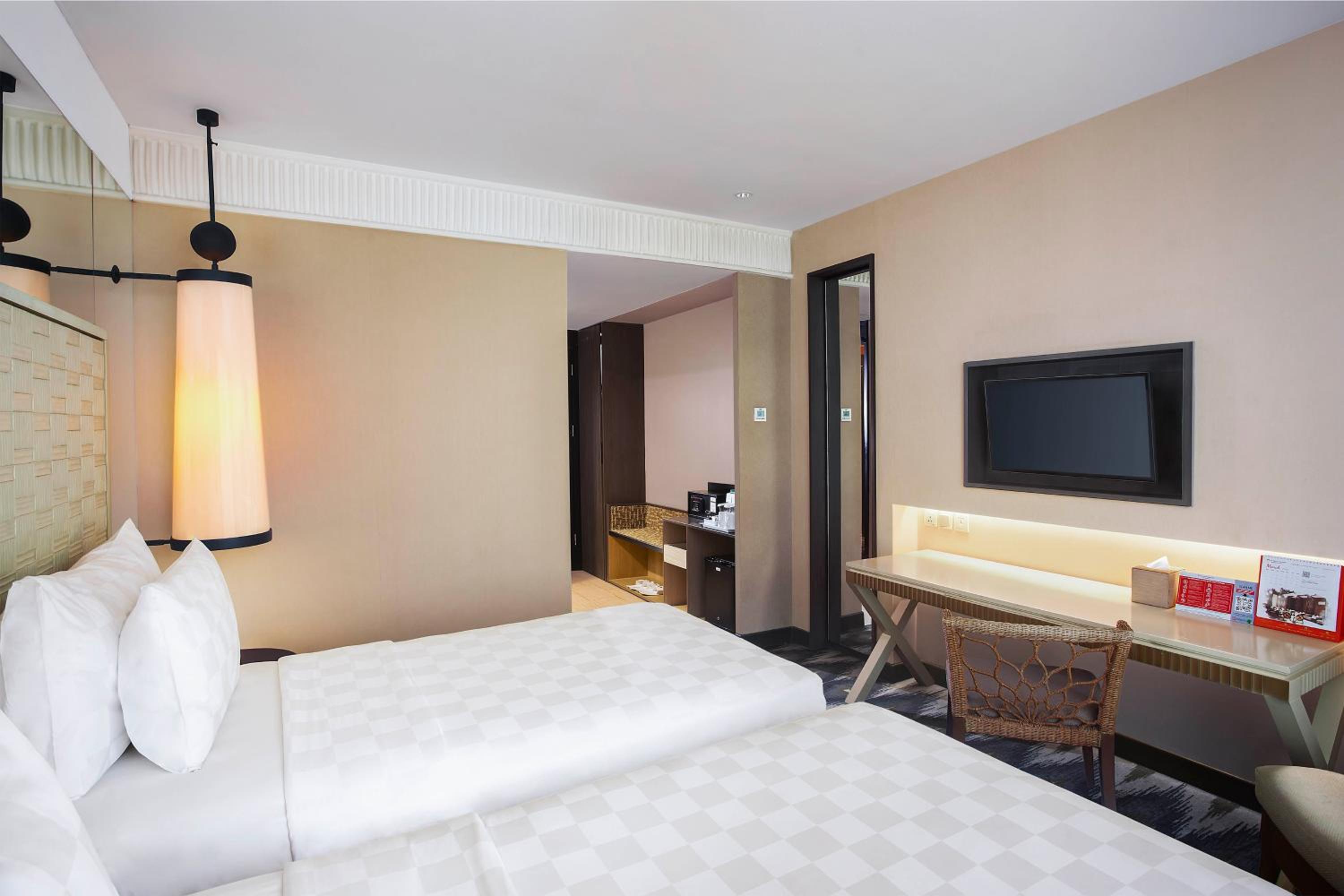 Twin Room With View