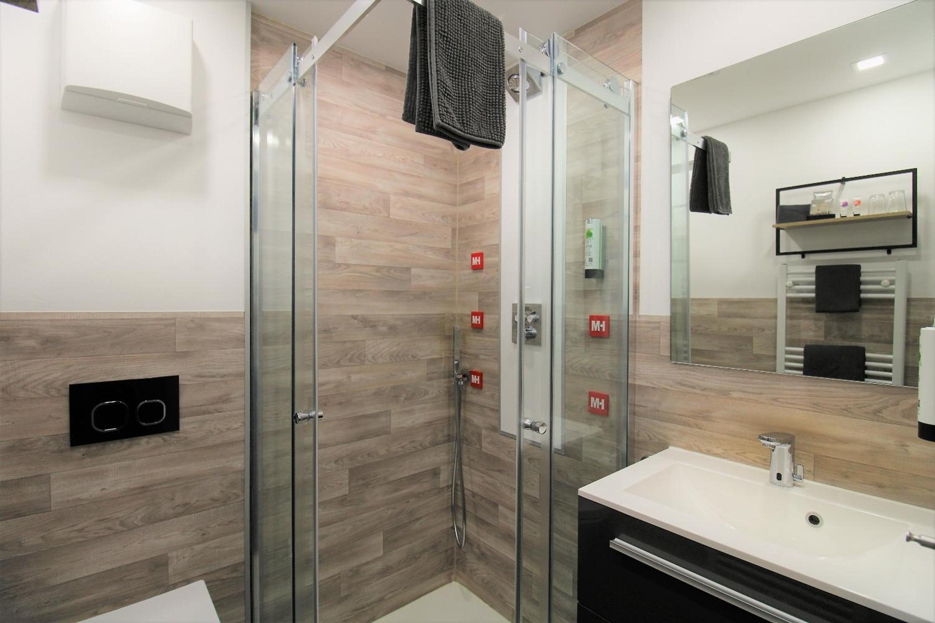 Standard Double Room - Photo 6