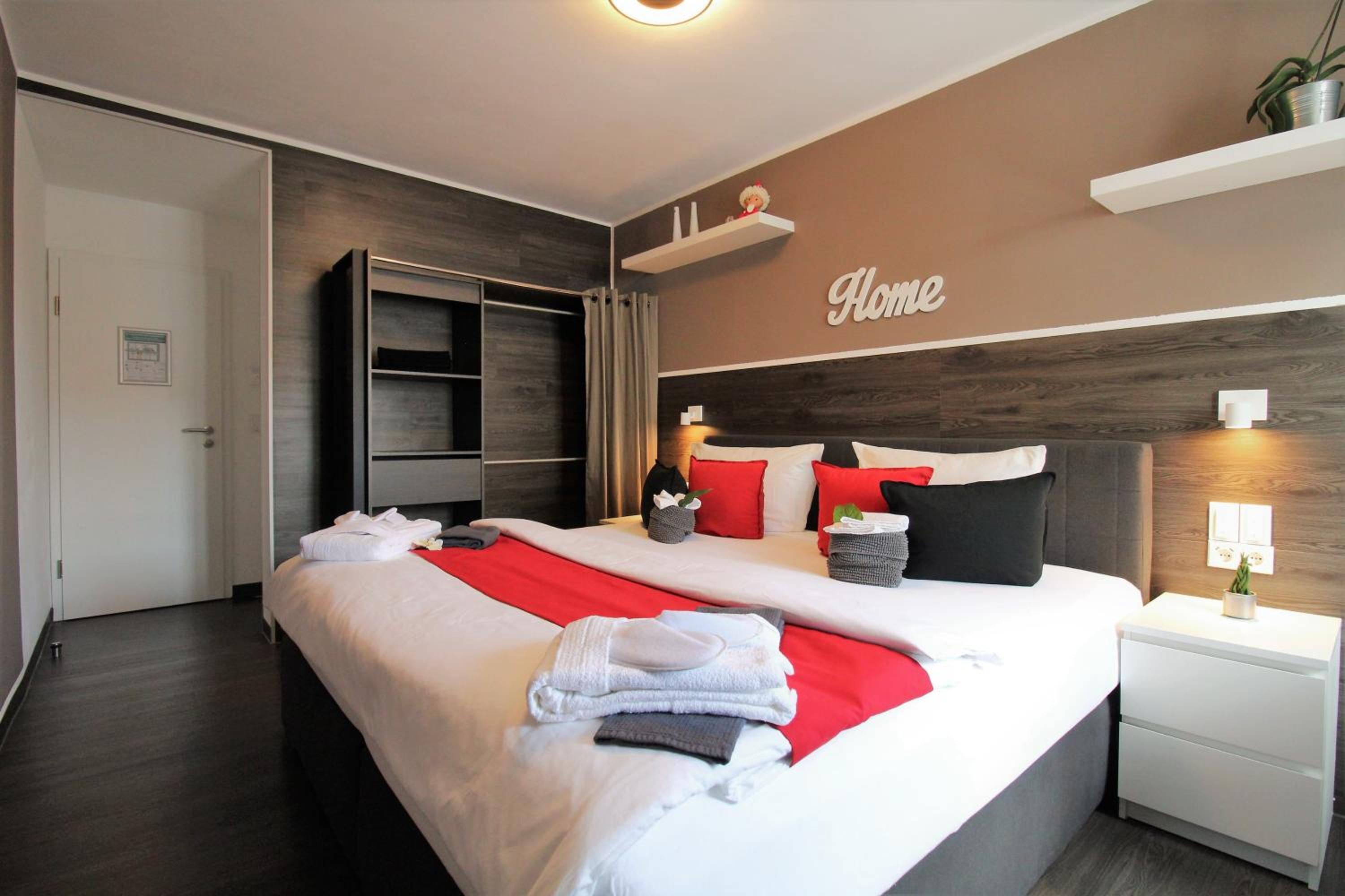 Standard Double Room - Photo 11