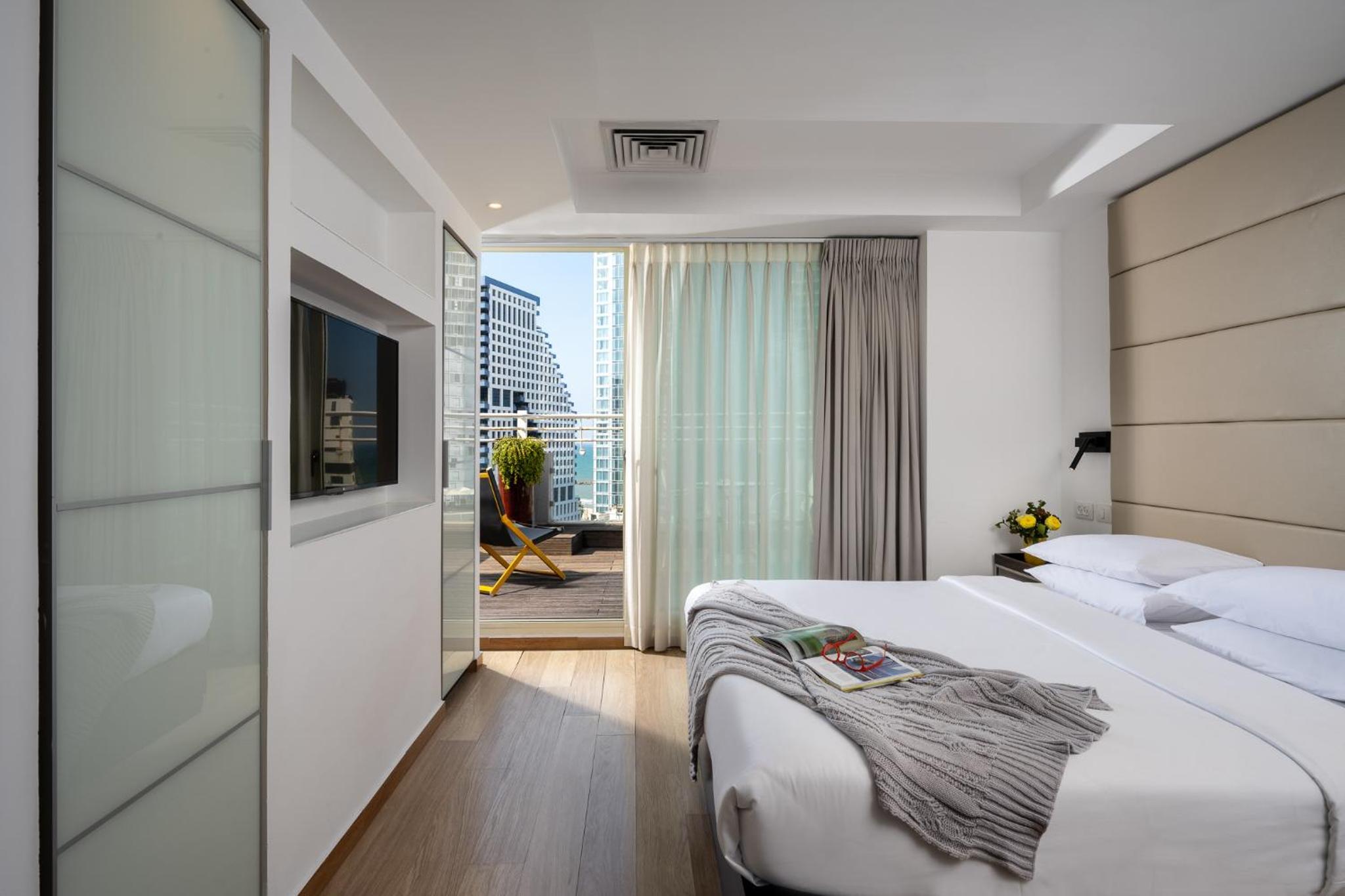 Penthouse Suite - Photo 1
