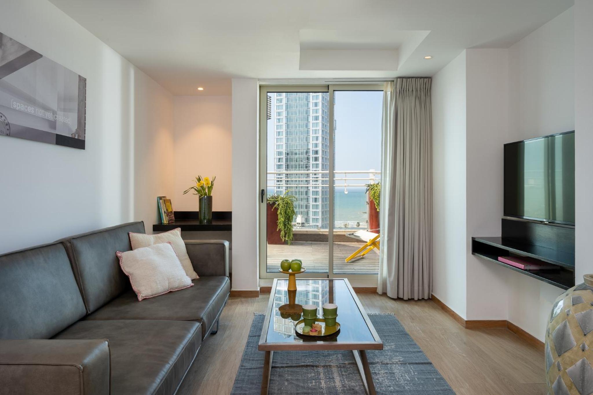 Penthouse Suite - Photo 5