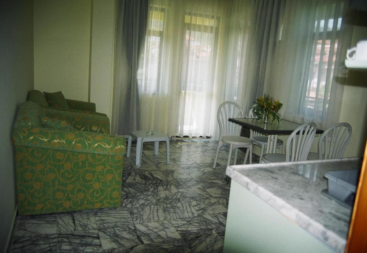 Family Room photo 2
