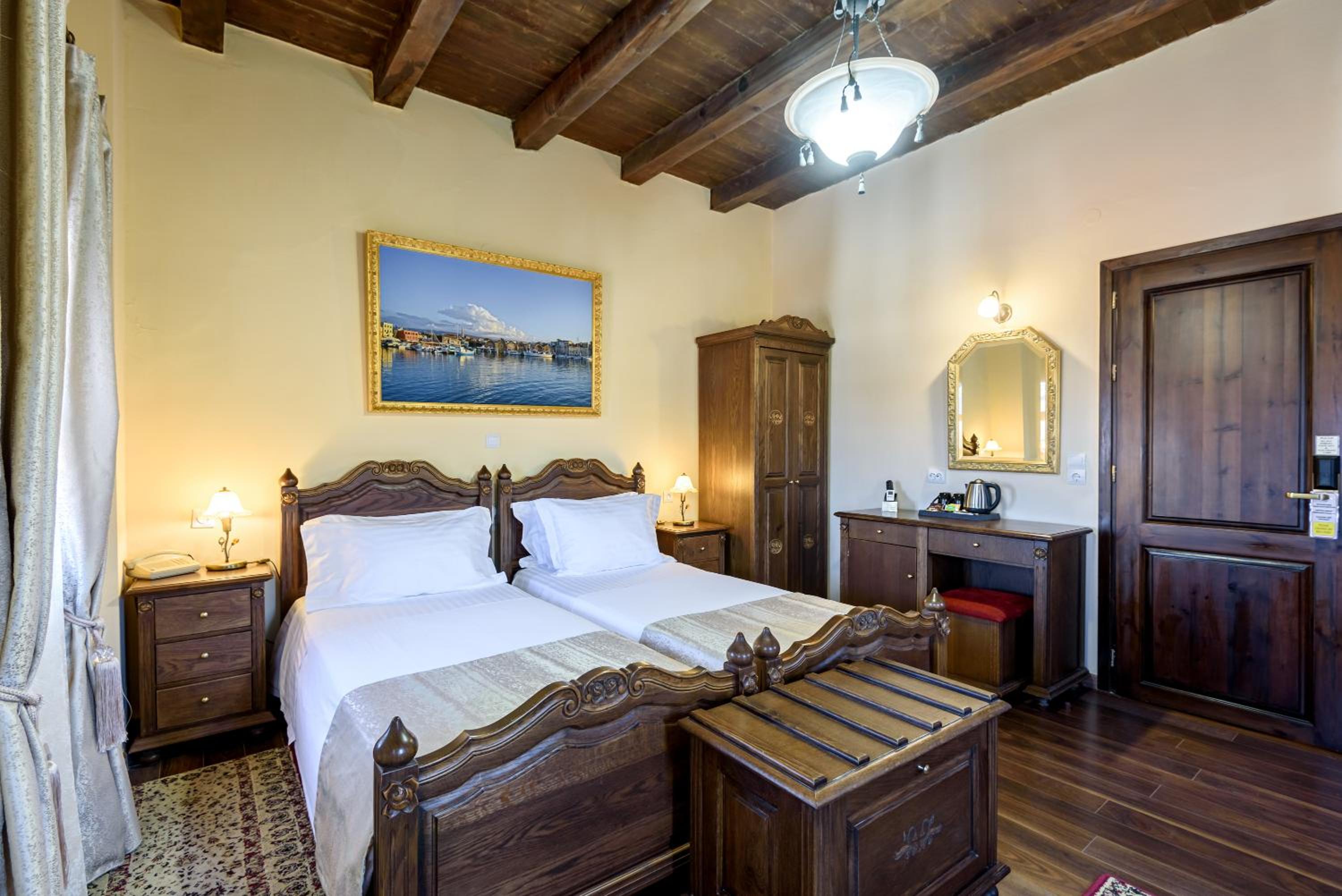 Double or Twin Room with Sea View thumbnail 5
