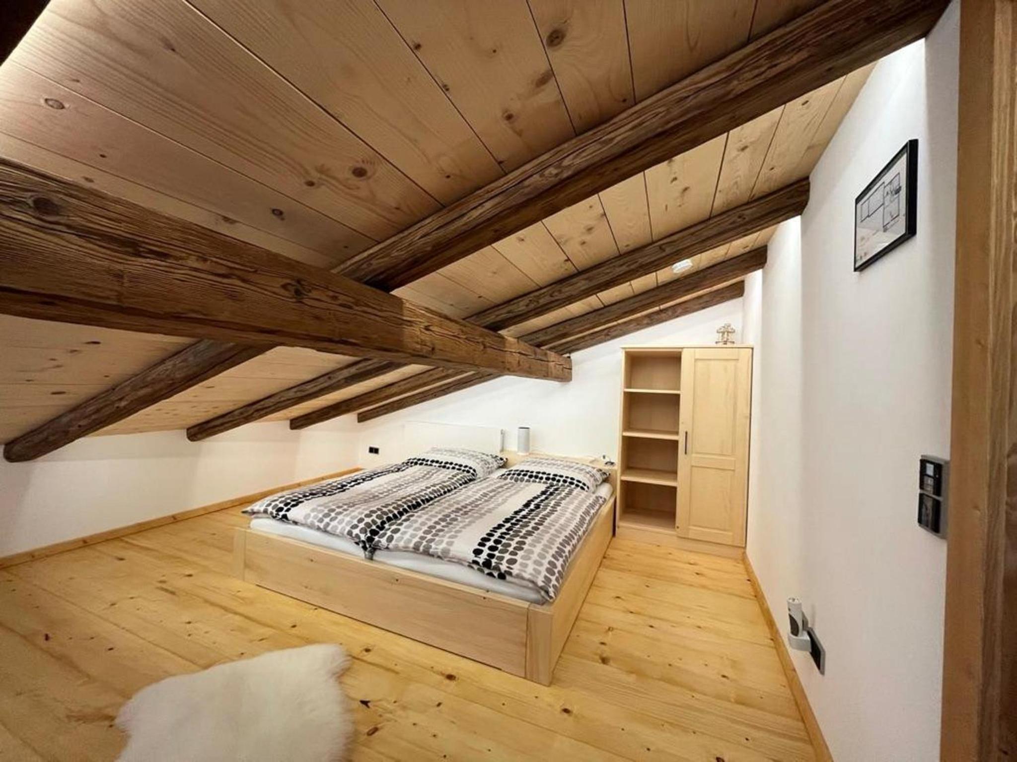Apartment with Balcony photo 3
