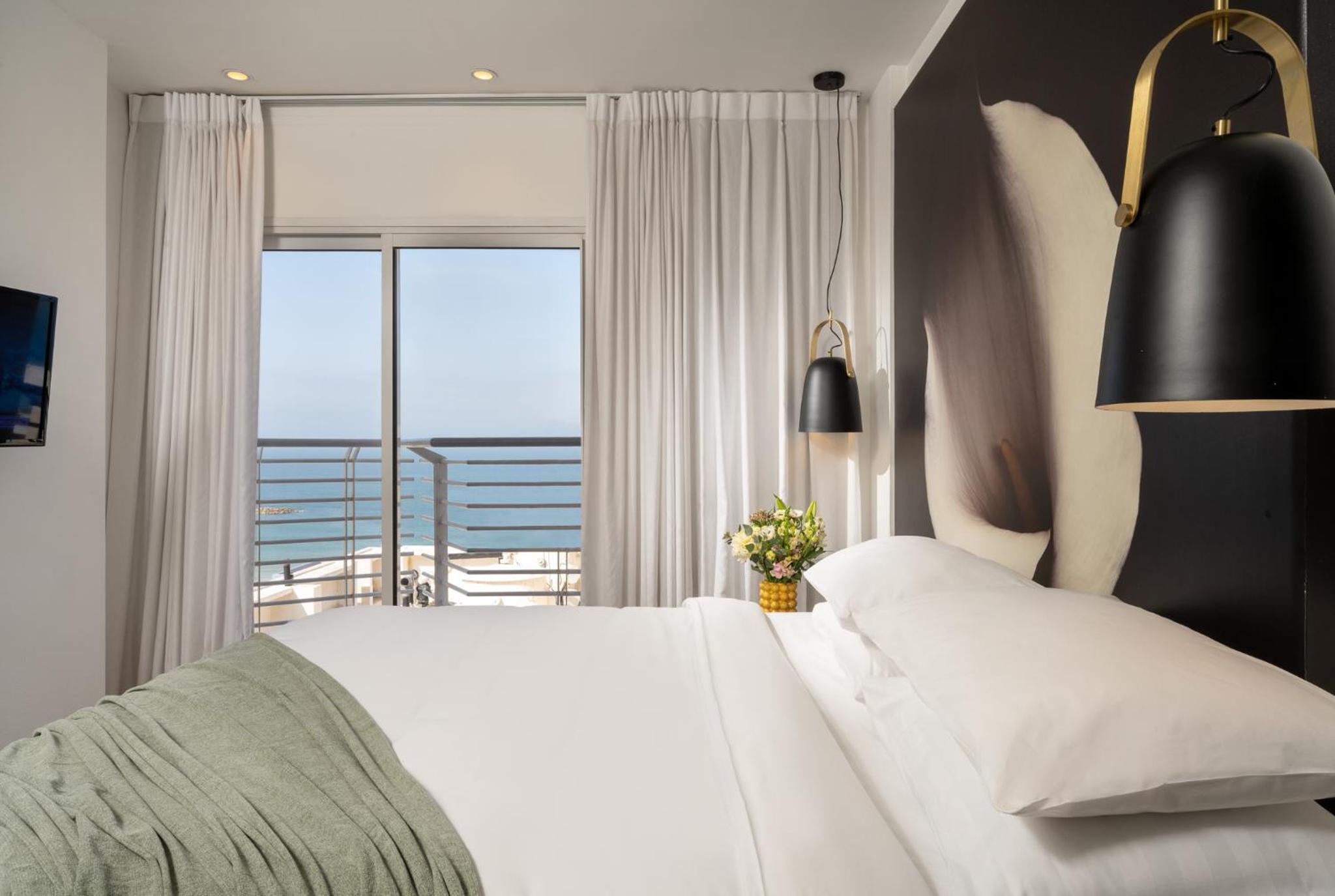 Suite with Sea View - Photo 2