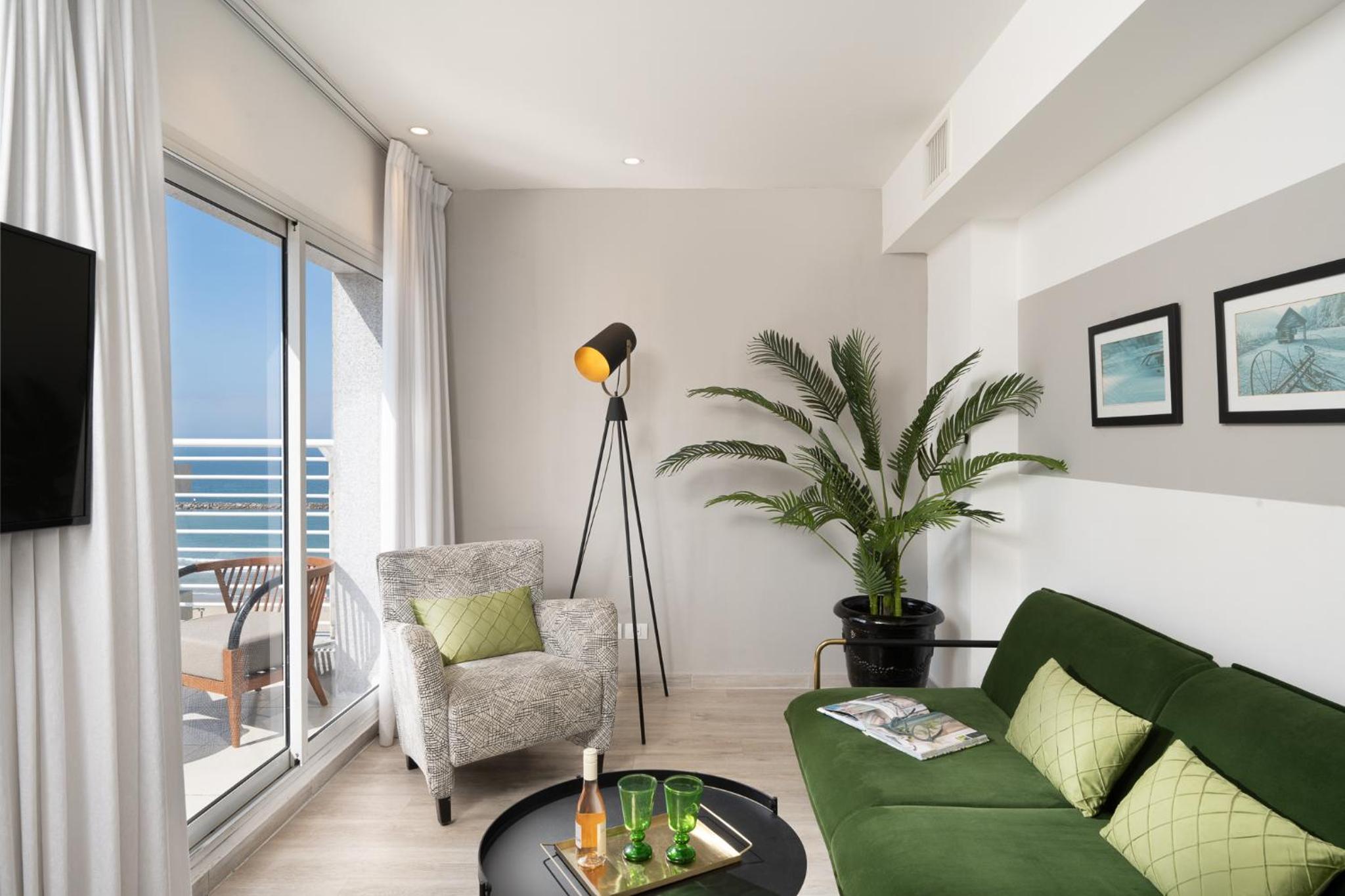 Suite with Sea View - Photo 4