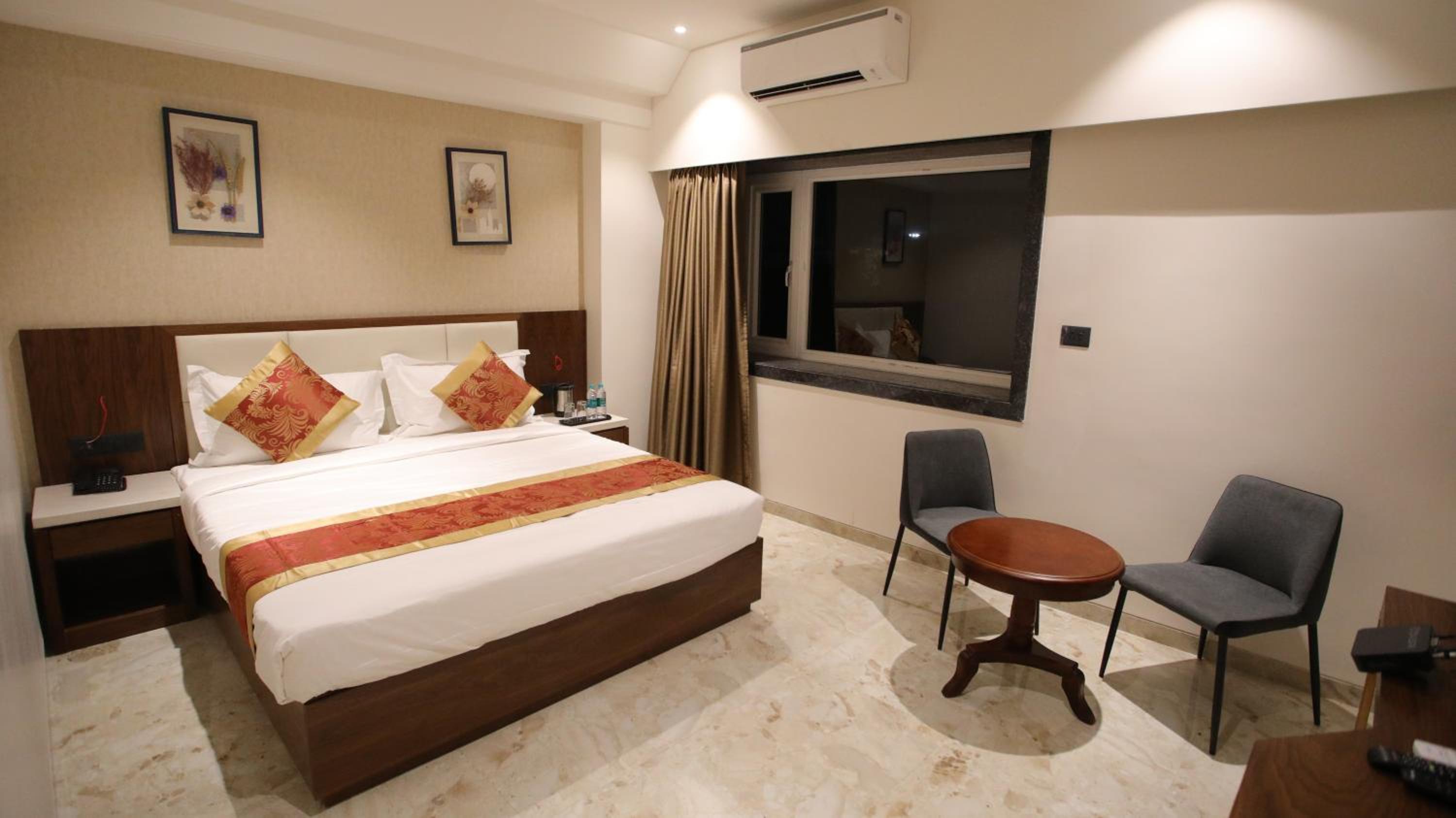 Twin Room - Photo 3