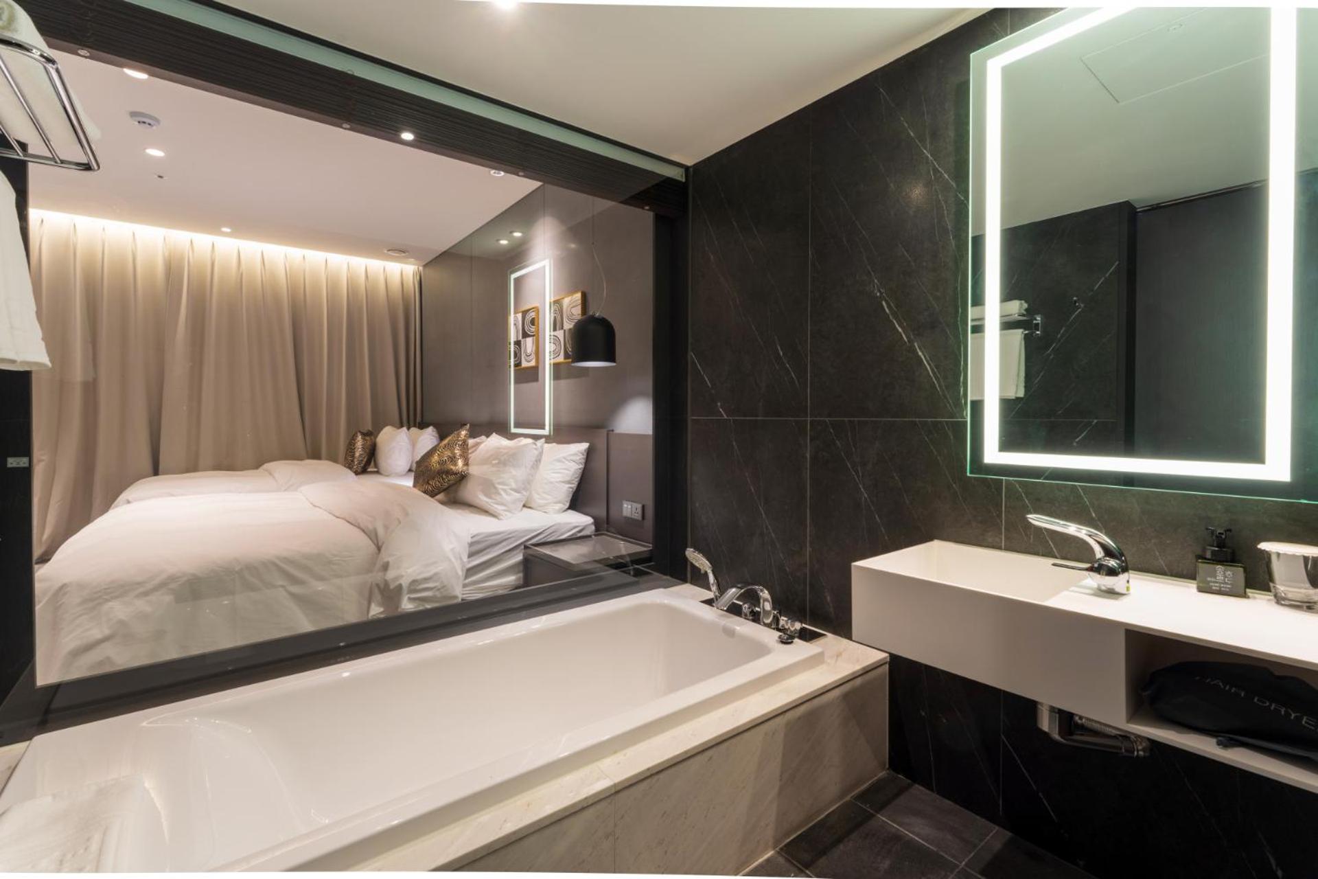 Deluxe Twin Room - Photo 3