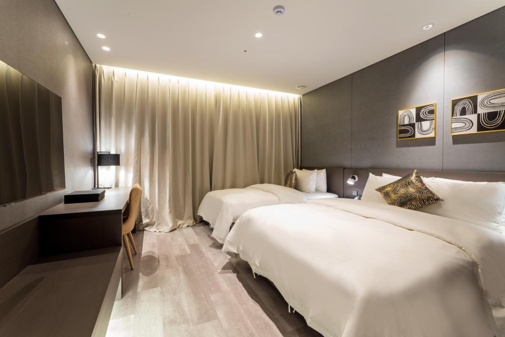 Deluxe Twin Room - Photo 1