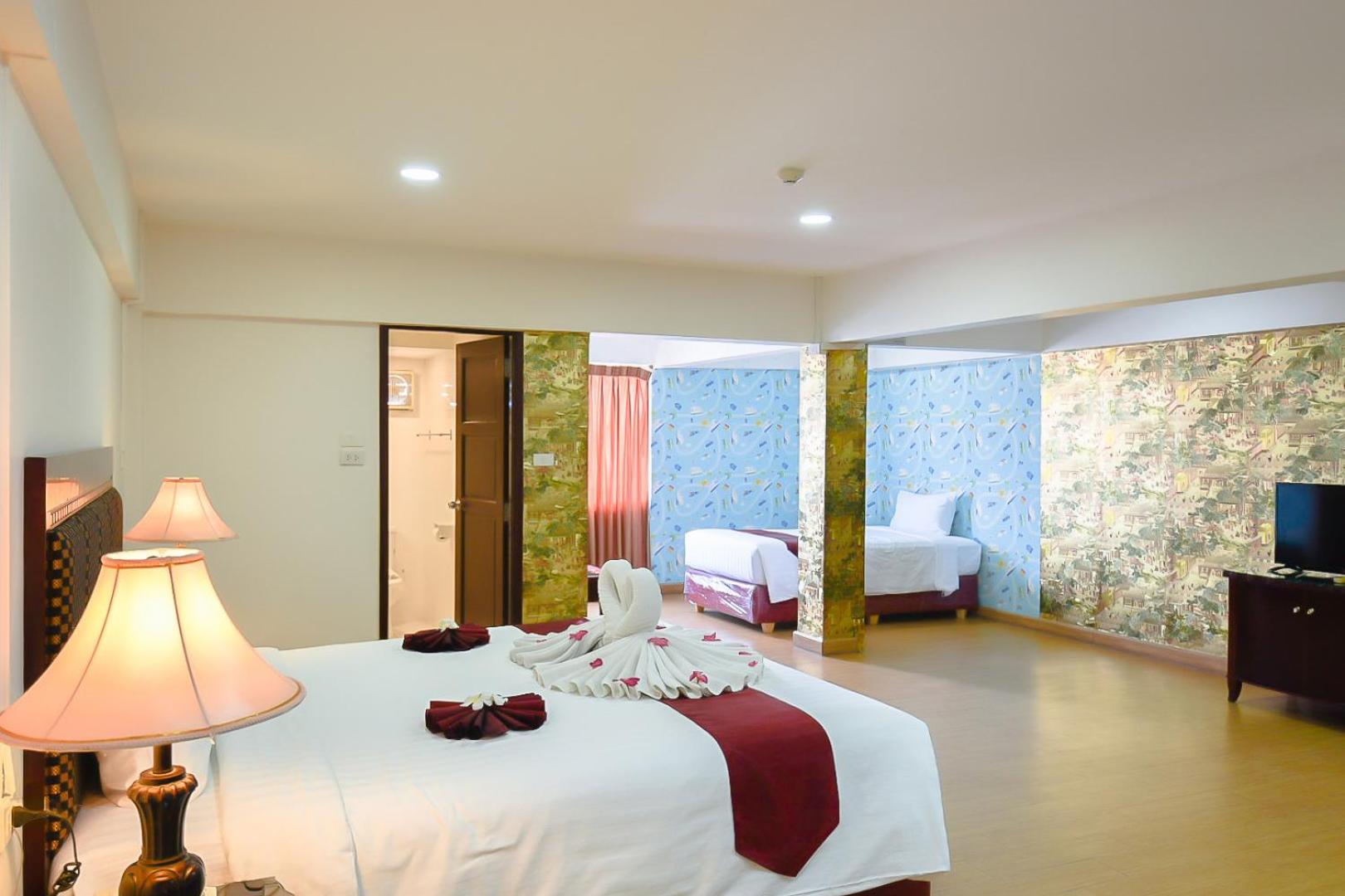 Deluxe Twin Room - Photo 10