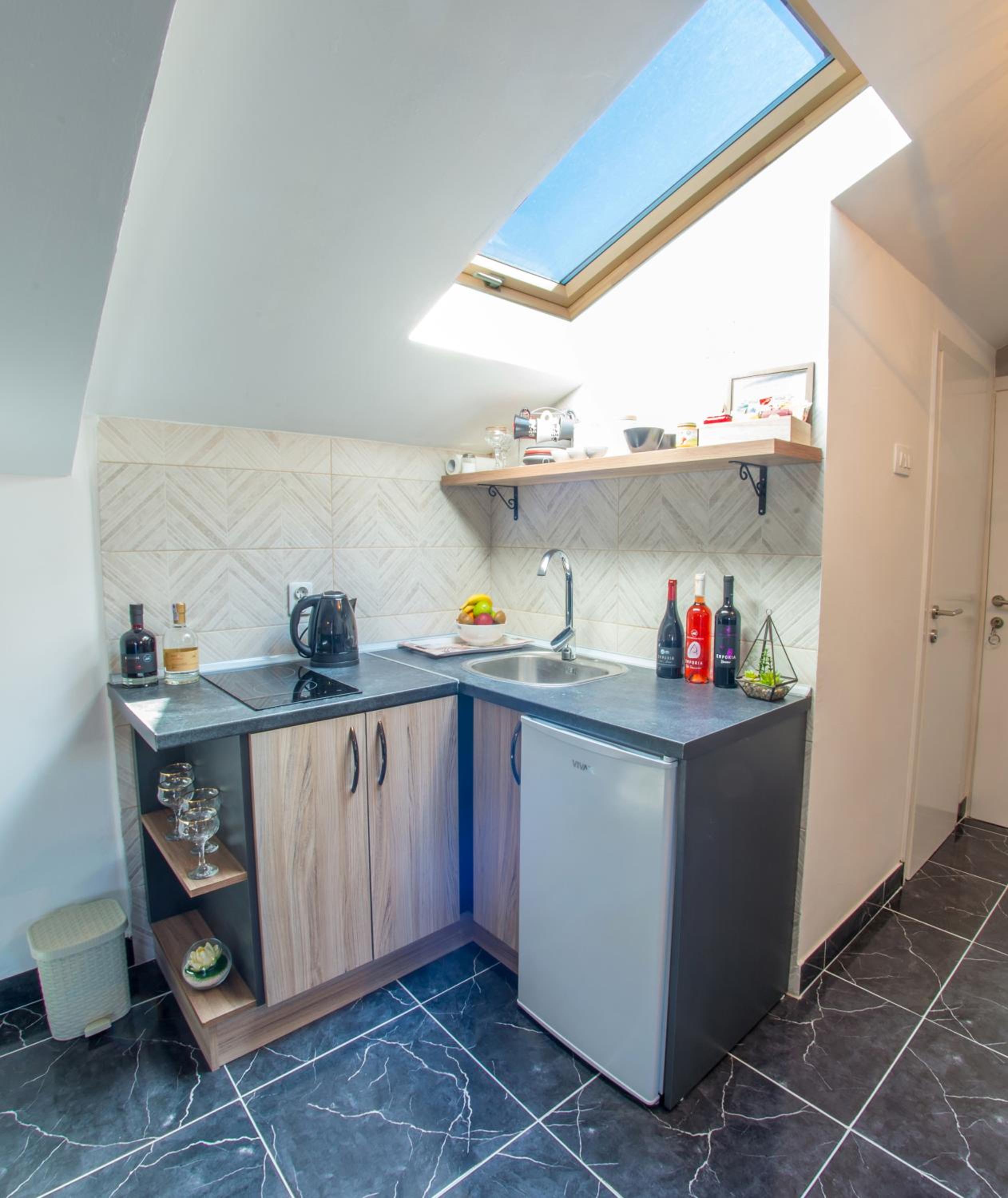 Apartment with Balcony - Photo 42