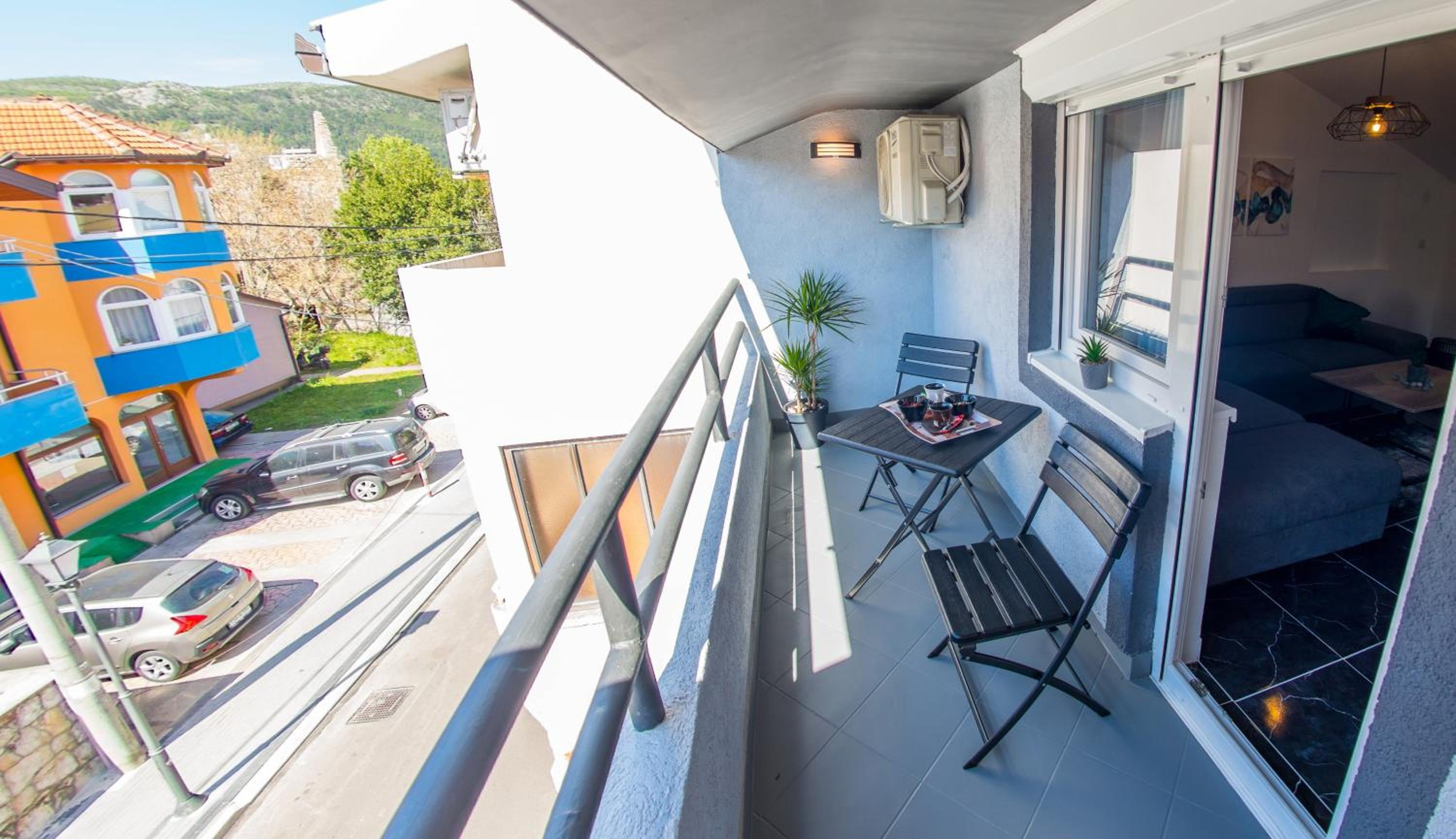 Apartment with Balcony - Photo 39