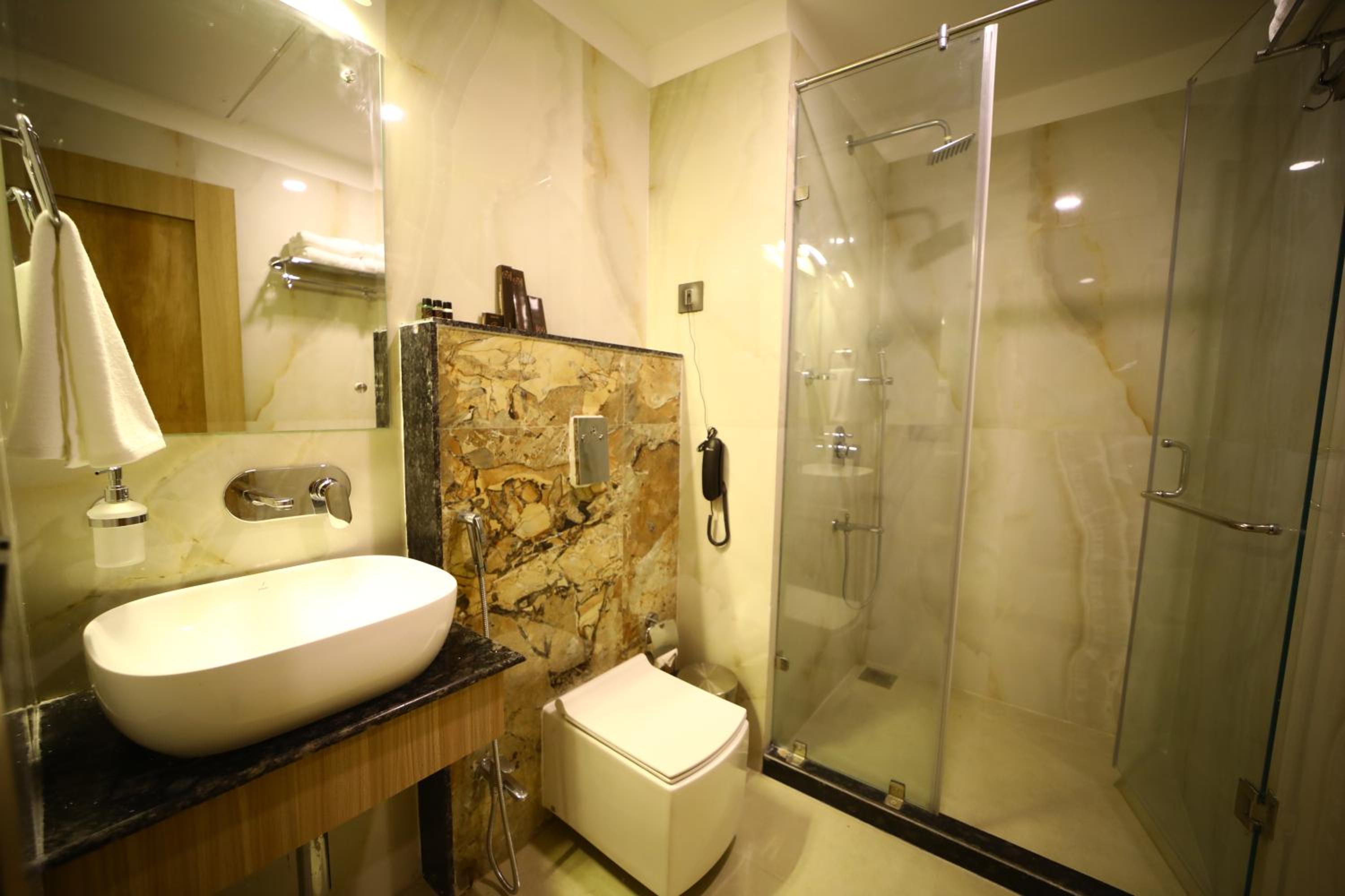 Deluxe Double or Twin Room - Photo 3