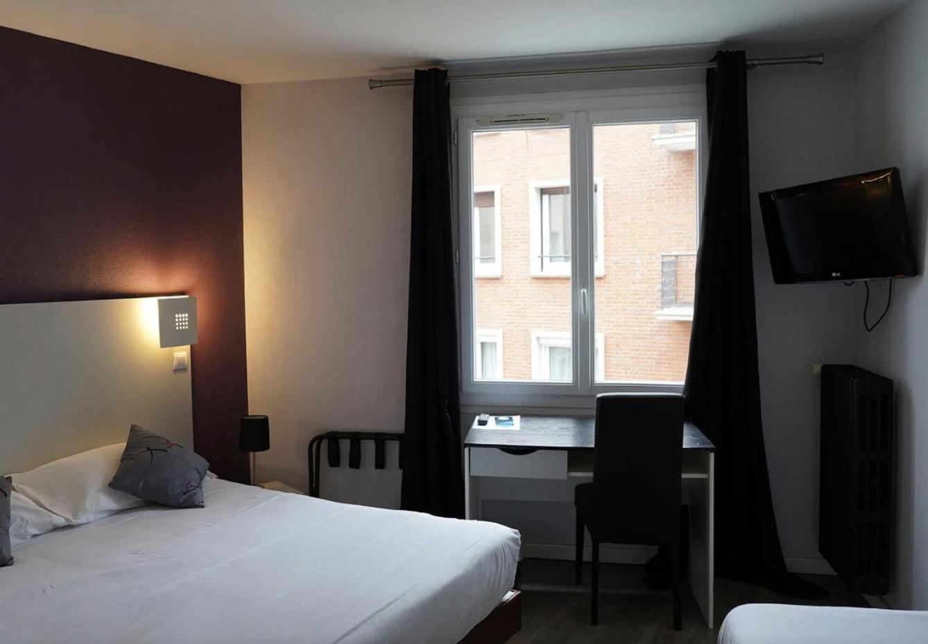 Double Room - Photo 6