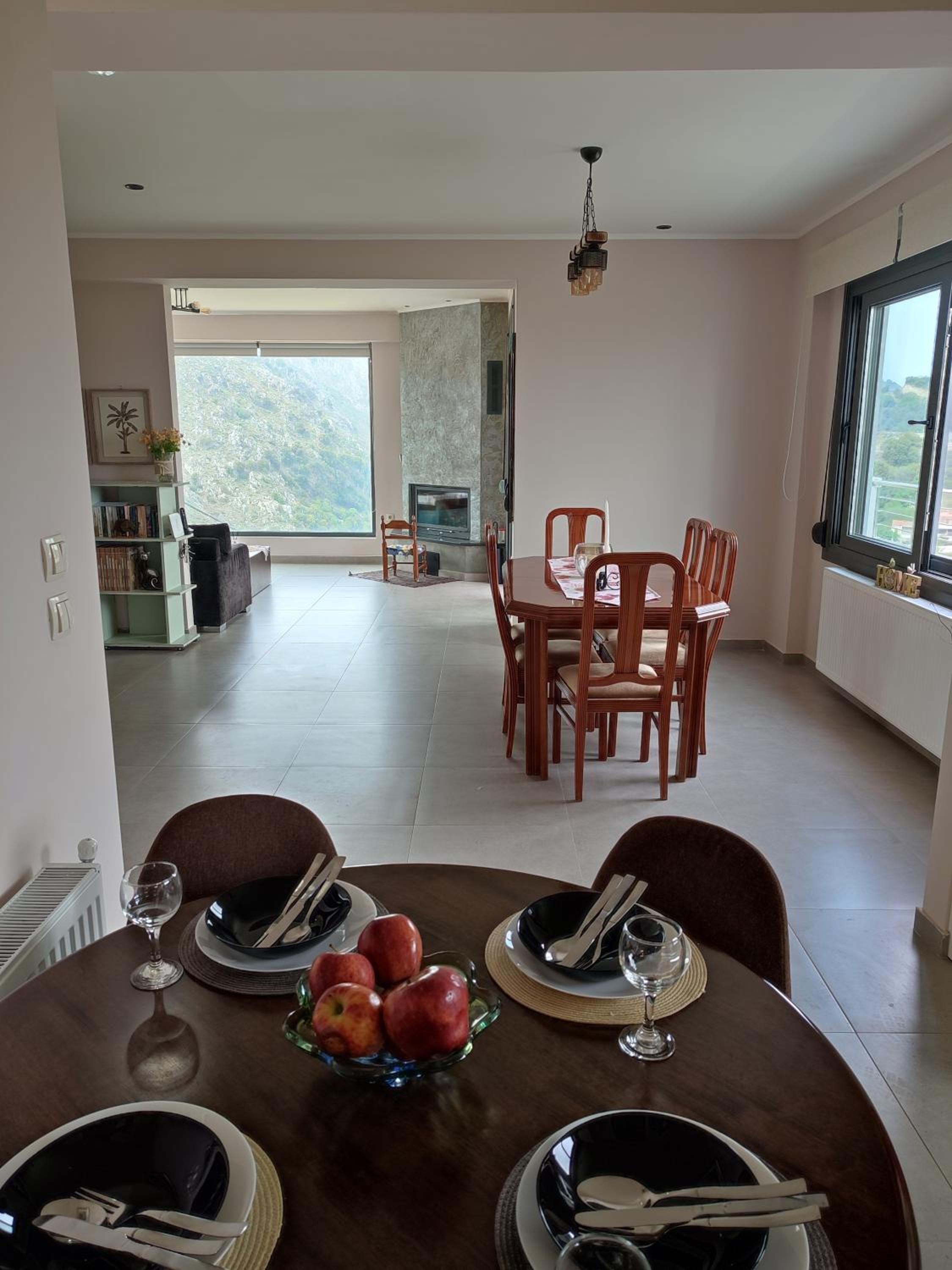 Three-Bedroom Villa - Photo 7
