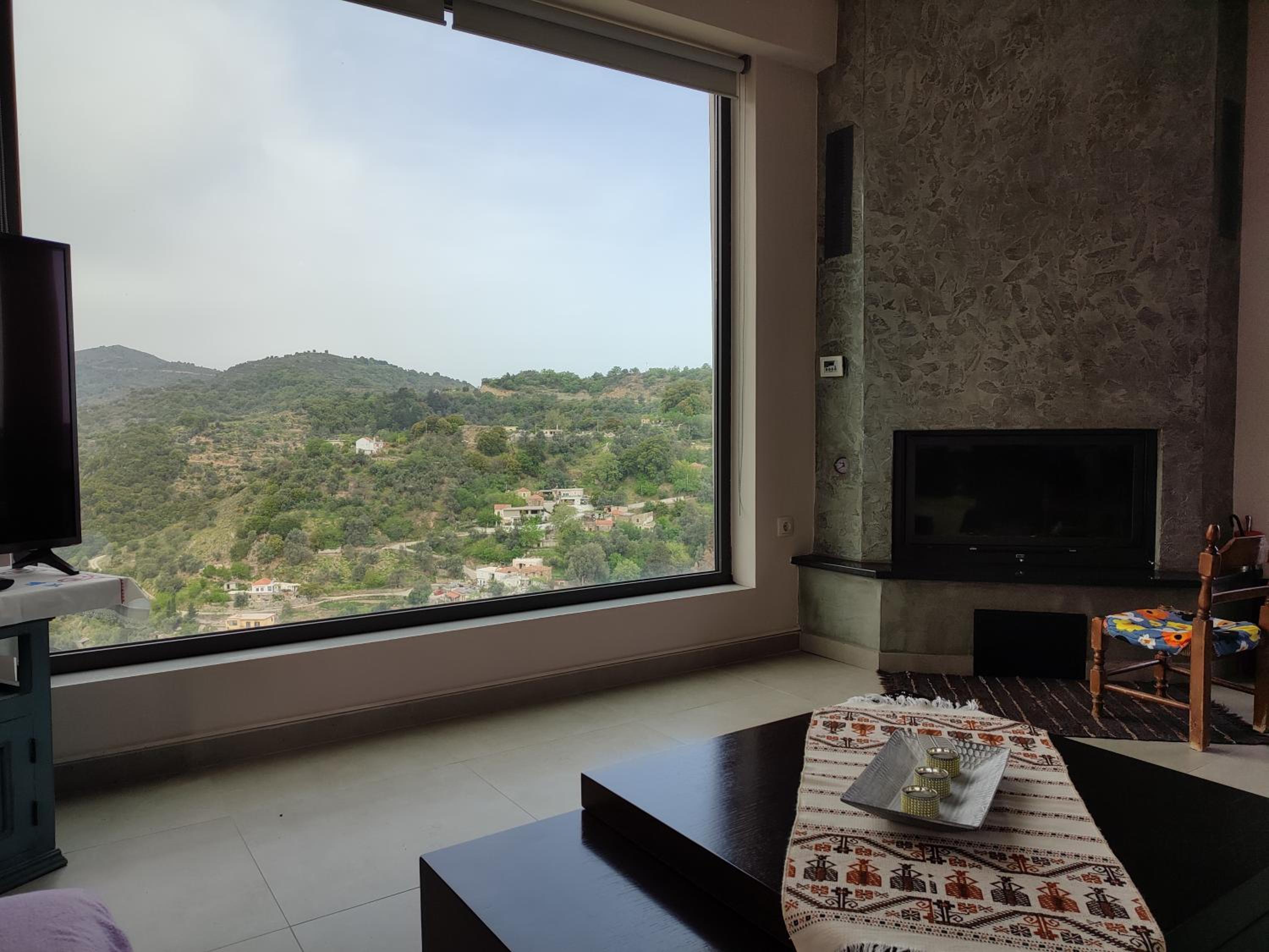 Three-Bedroom Villa - Photo 4