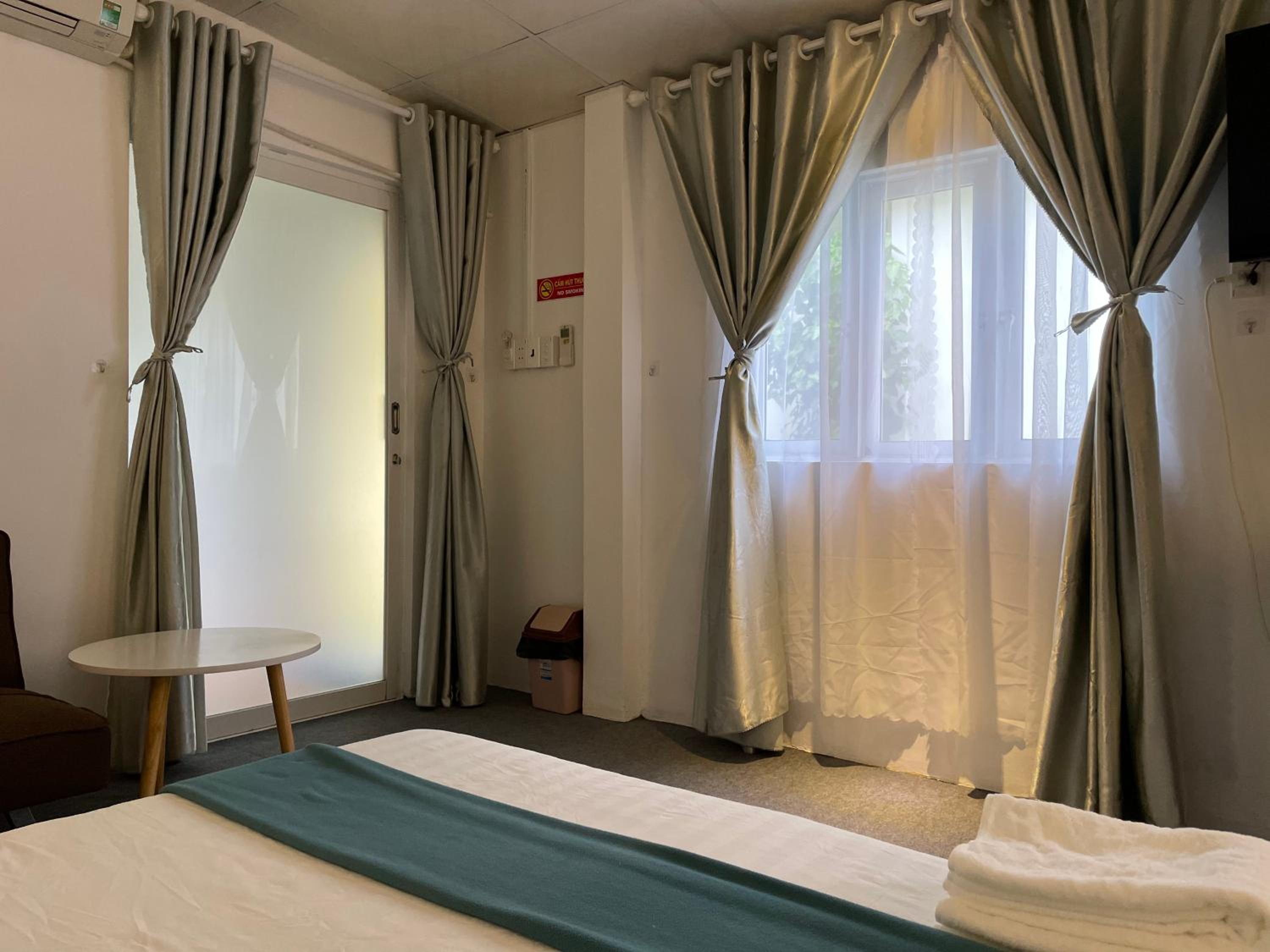 Standard Queen Room