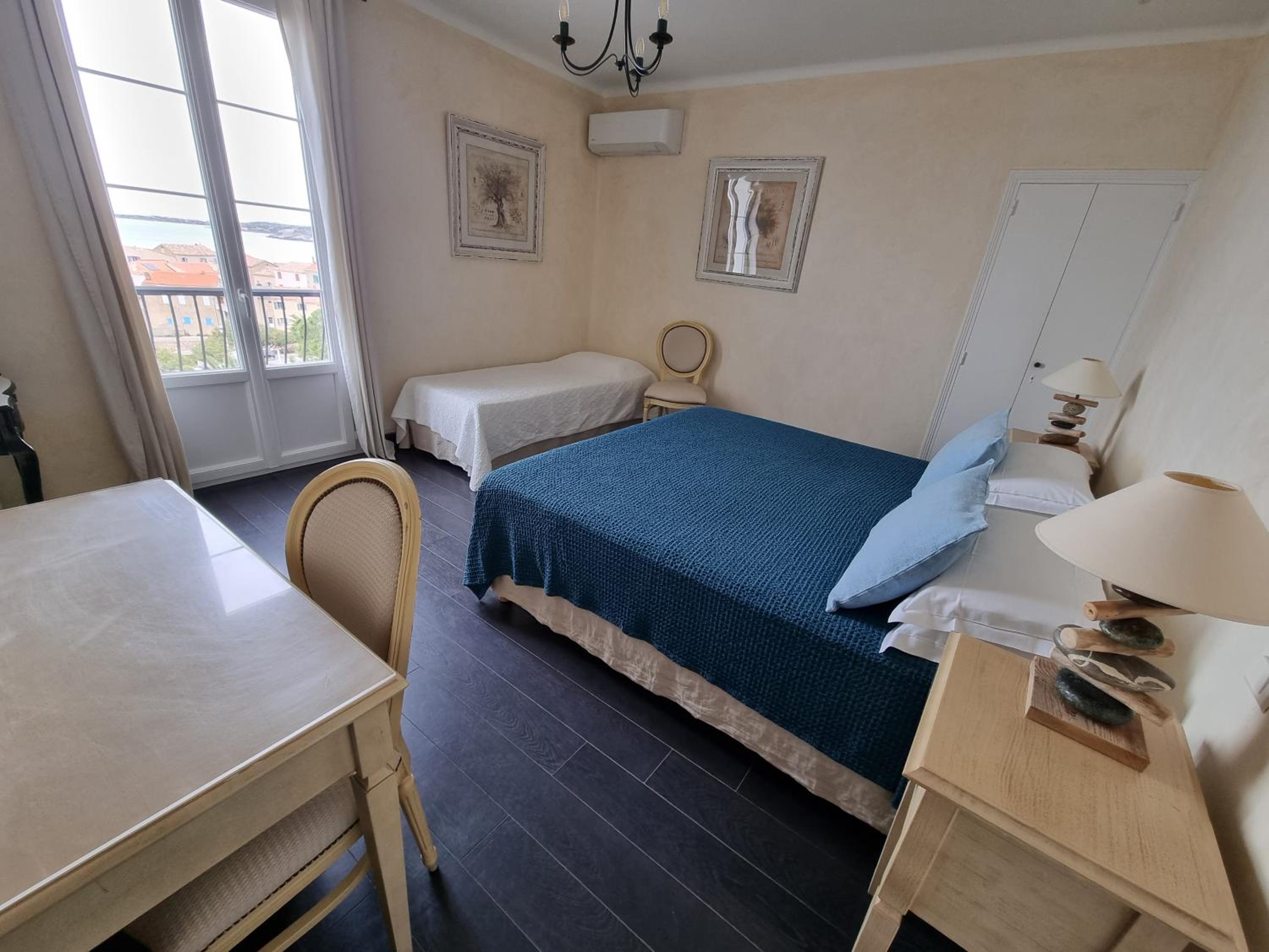 Triple Room with Balcony photo 1