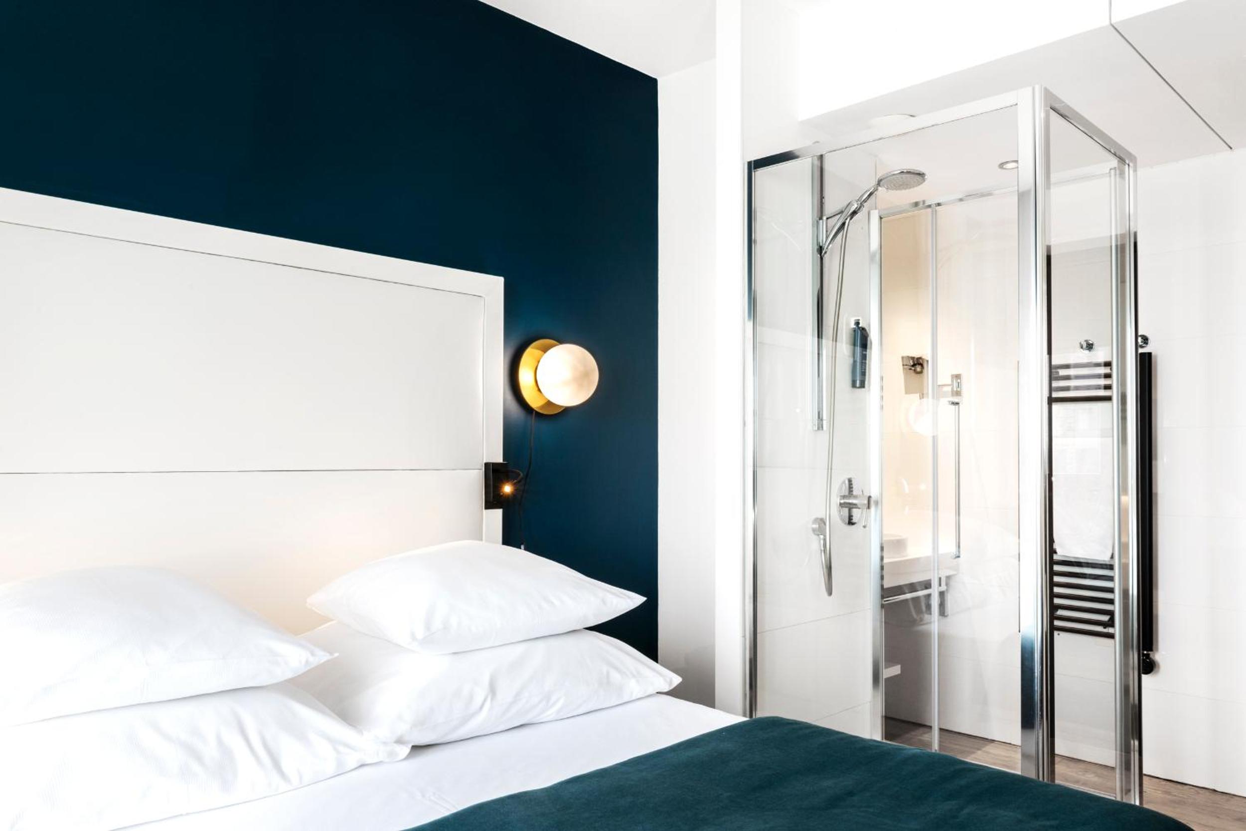 Double Room with Sea View - Photo 3