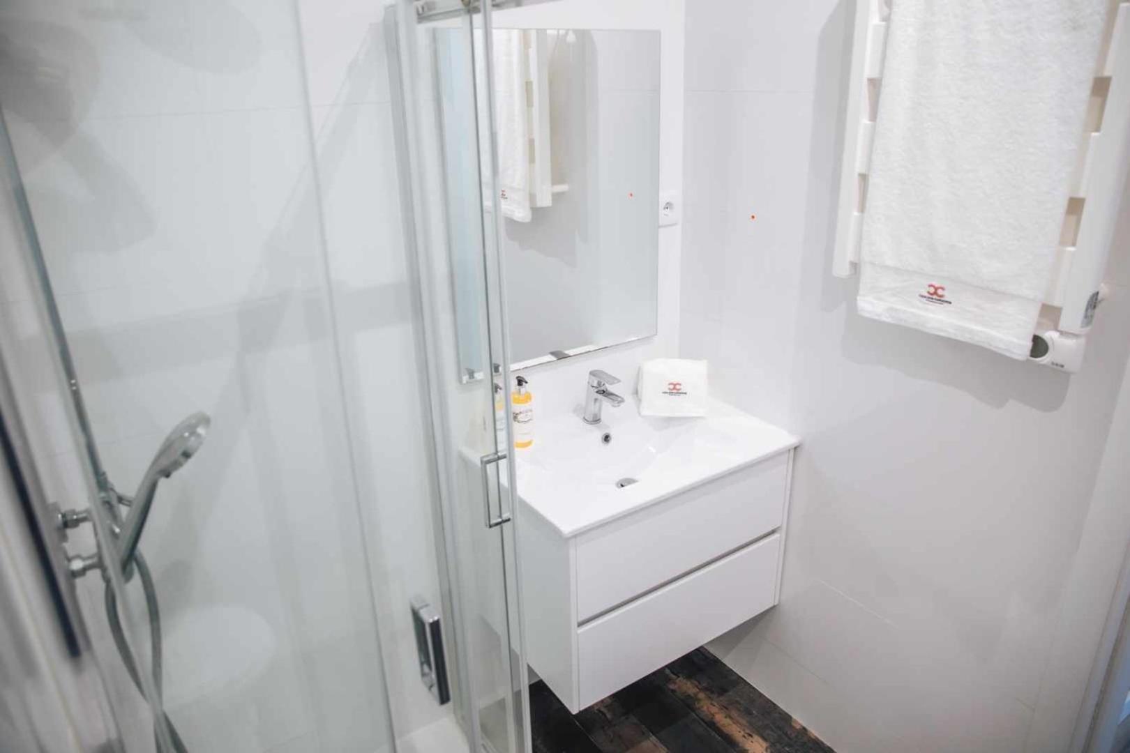 Two-Bedroom Apartment - Photo 16