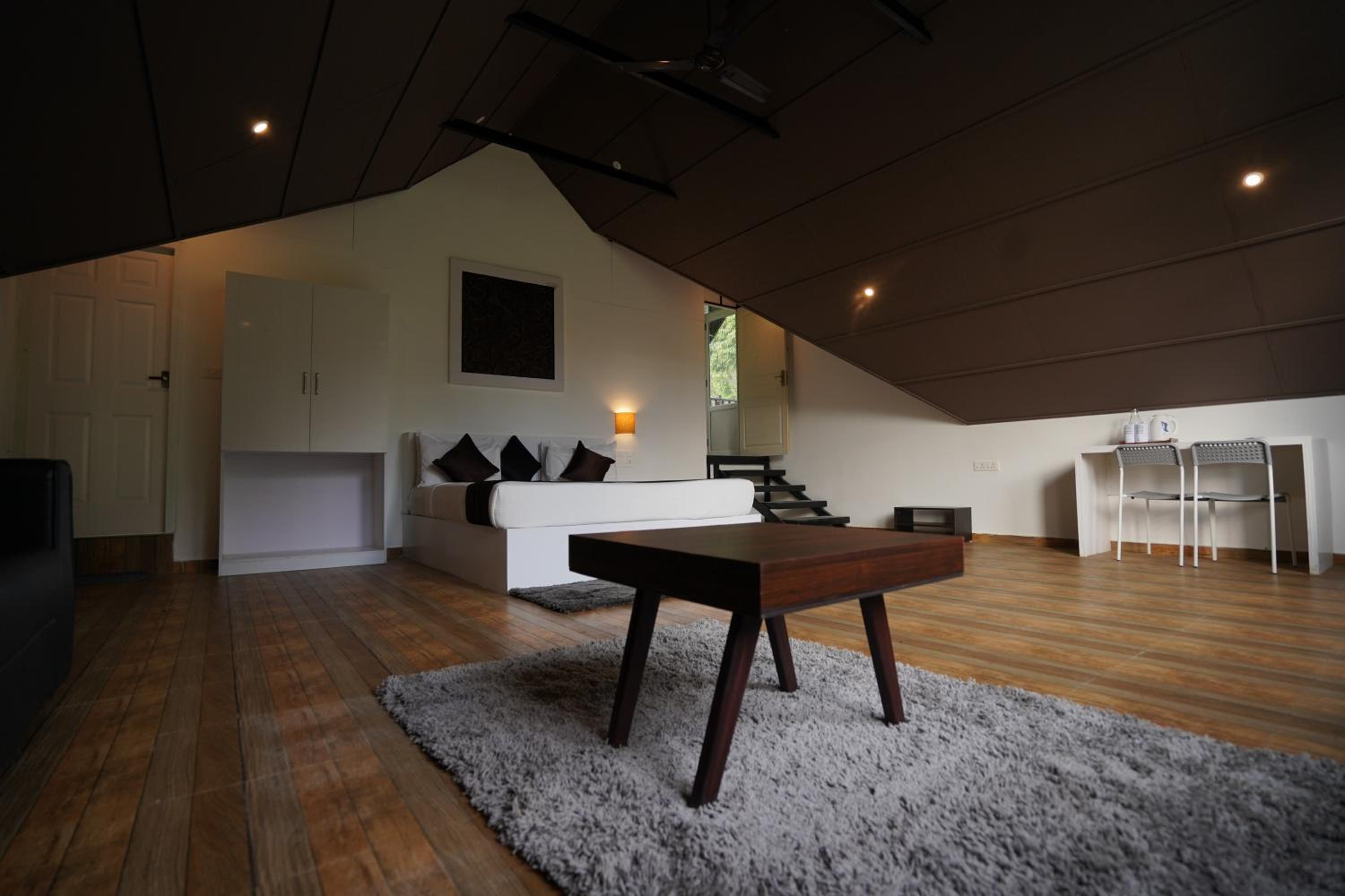 Junior Suite with Tea Plantation view photo 2
