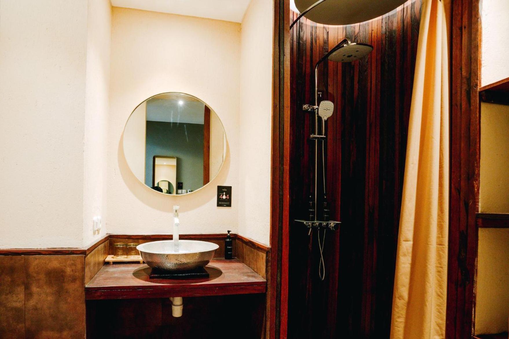 Standard Twin Room - Photo 15
