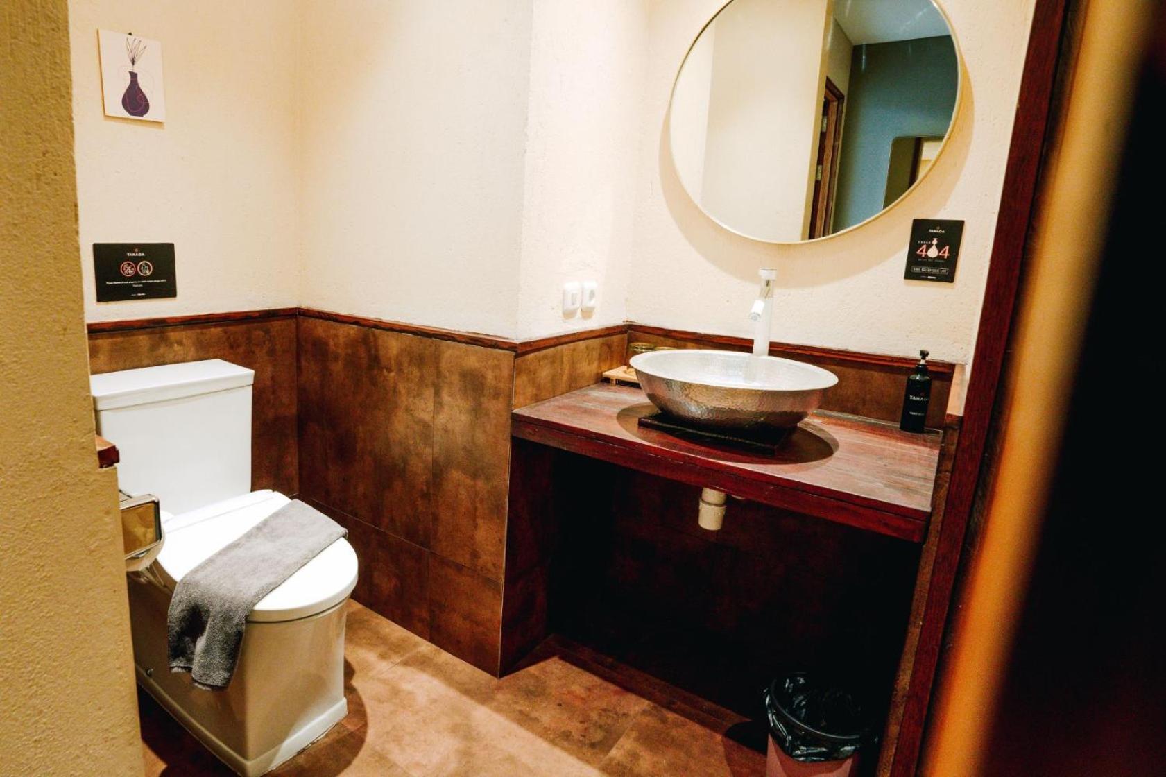 Standard Twin Room - Photo 16