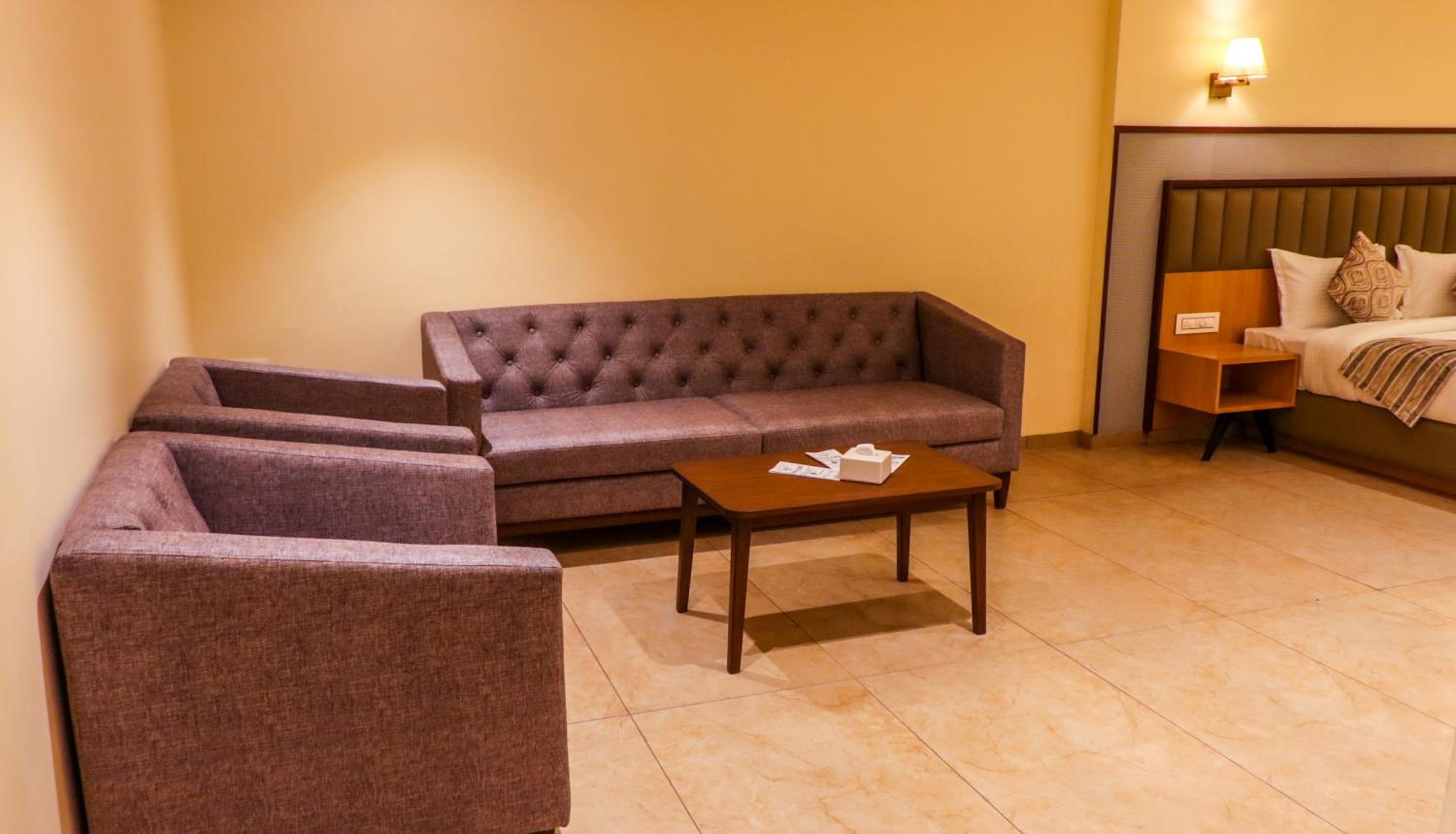Suite - Photo 6