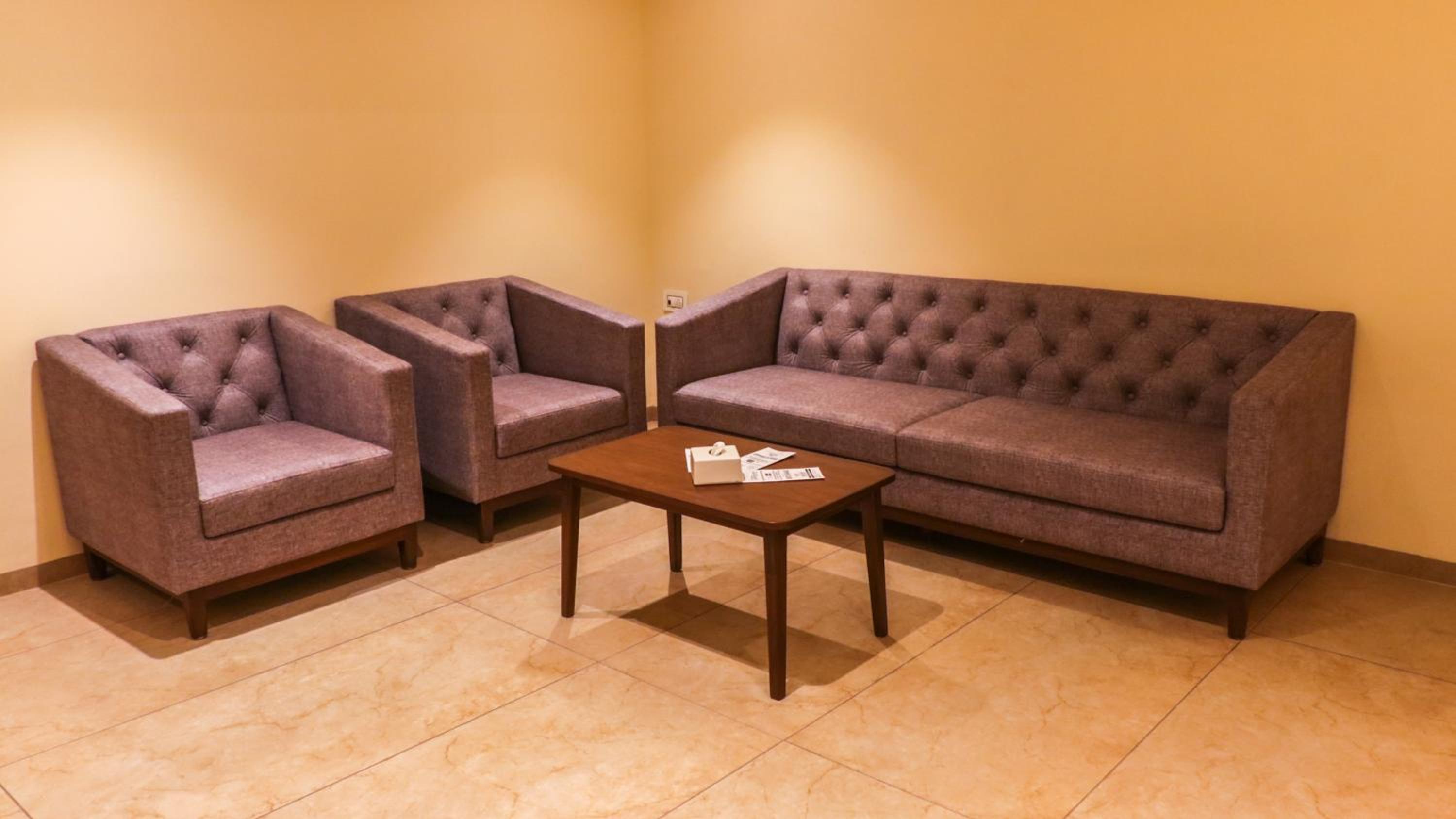 Suite - Photo 8