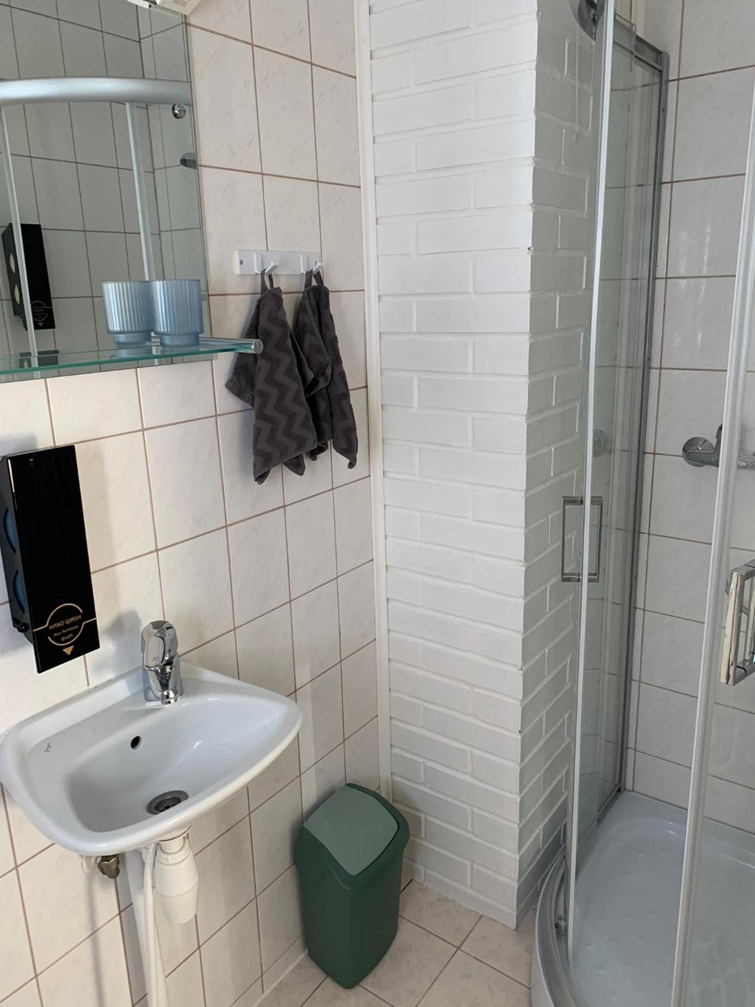 Double Room - Photo 4