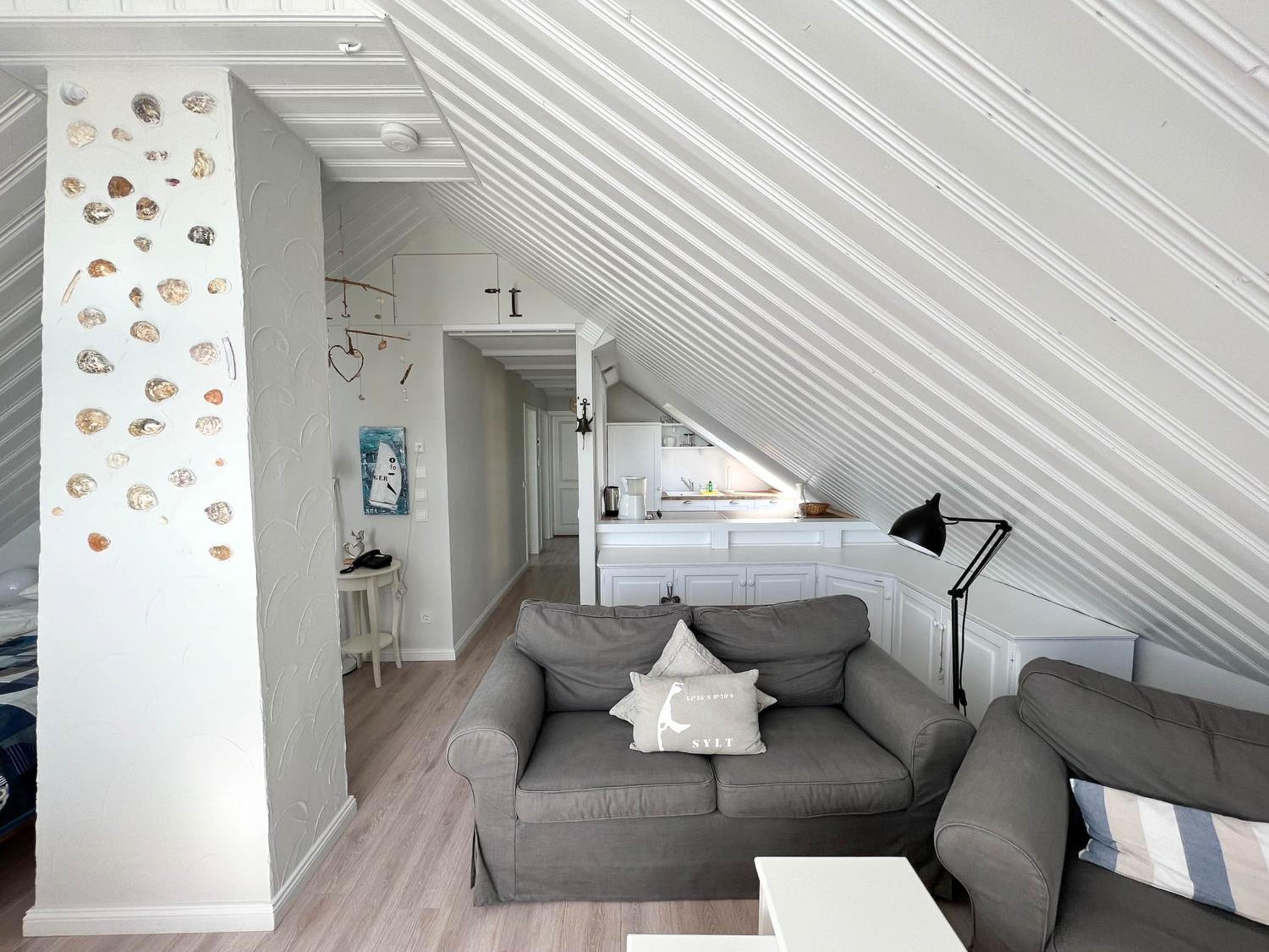 Two-Bedroom Apartment - Photo 12