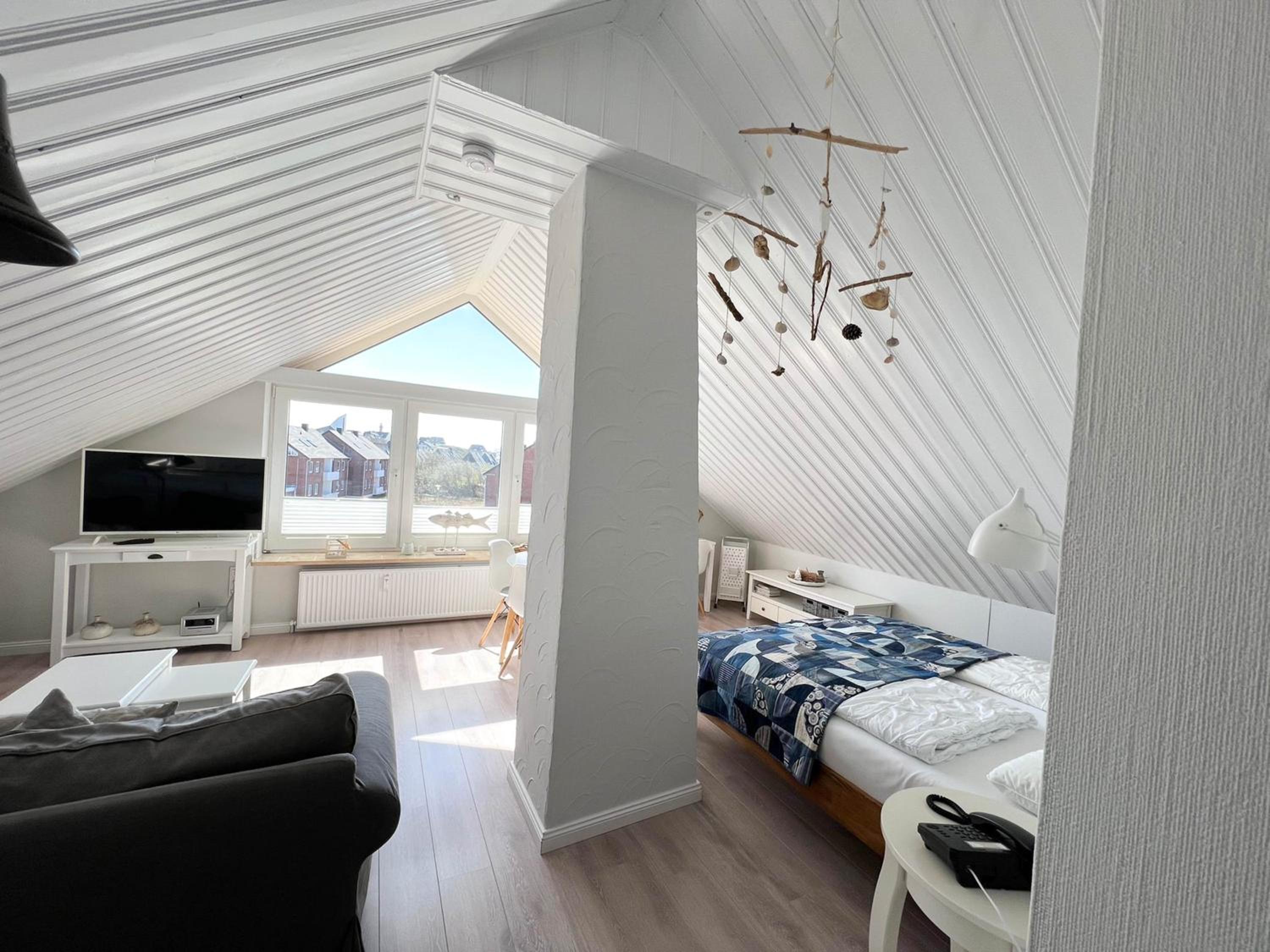 Two-Bedroom Apartment - Photo 9